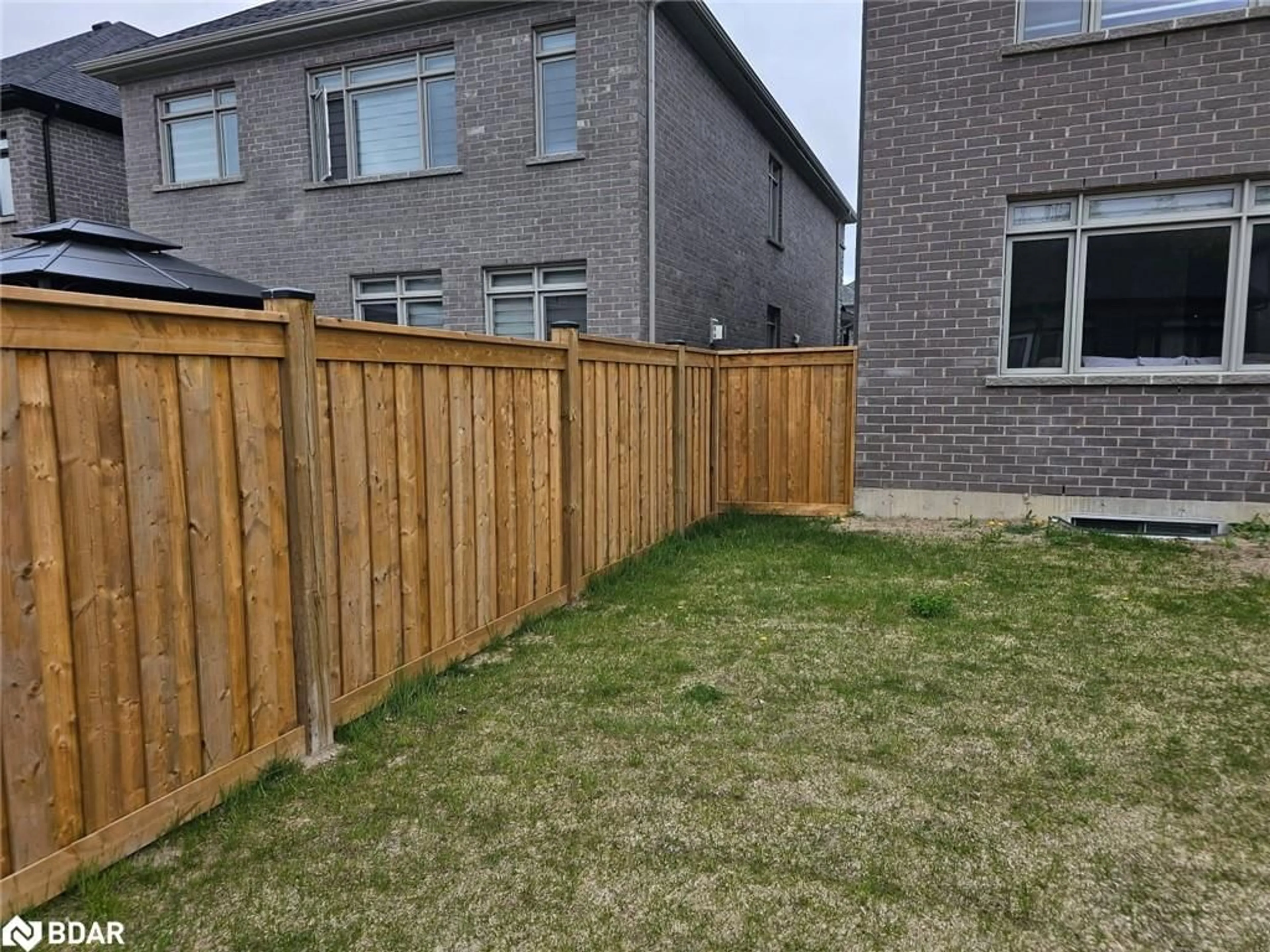 Patio, street for 25 Paddington Grove, Barrie Ontario L9J 0J3