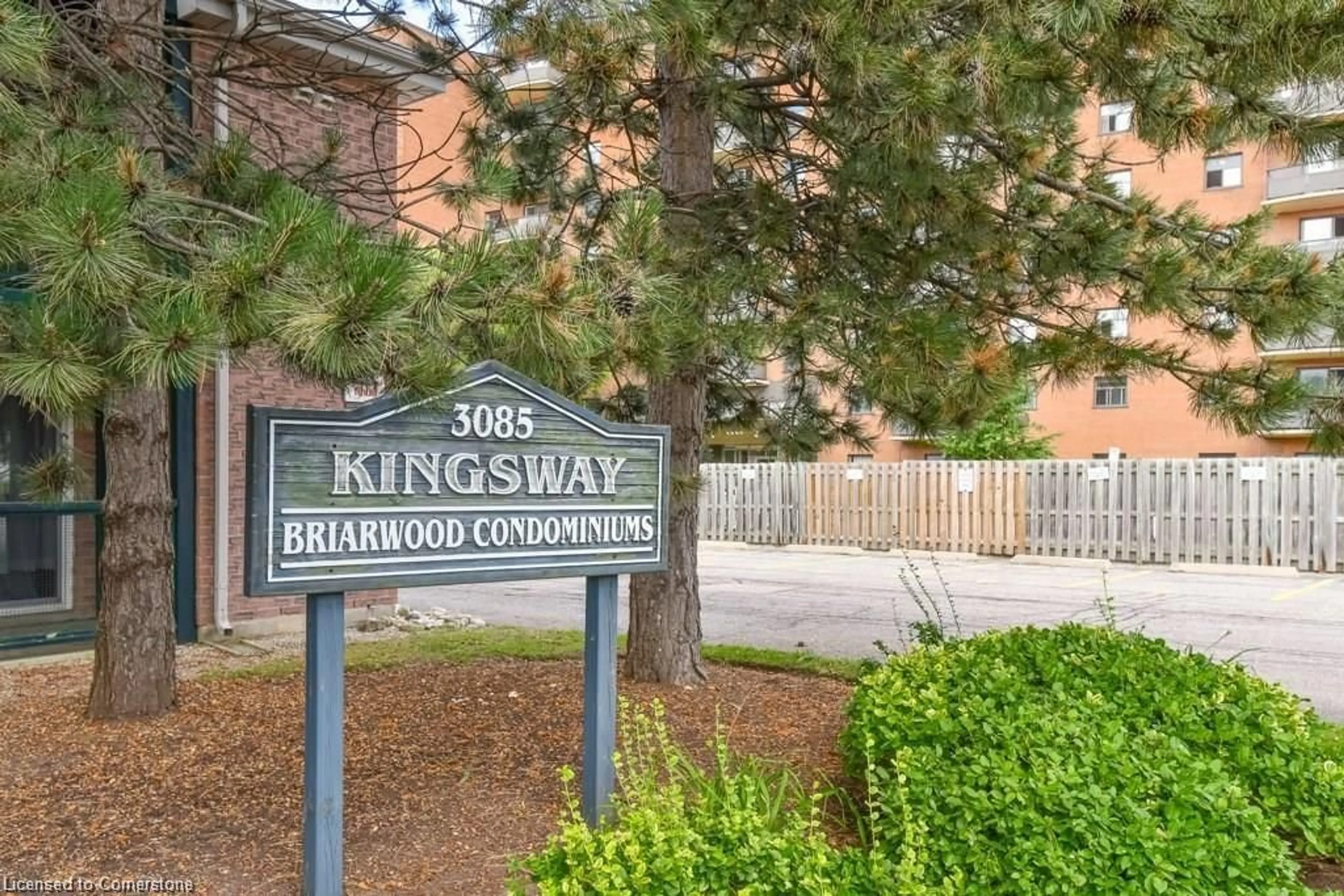 Indoor entryway for 3085 Kingsway Dr #44, Kitchener Ontario N2C 2P2