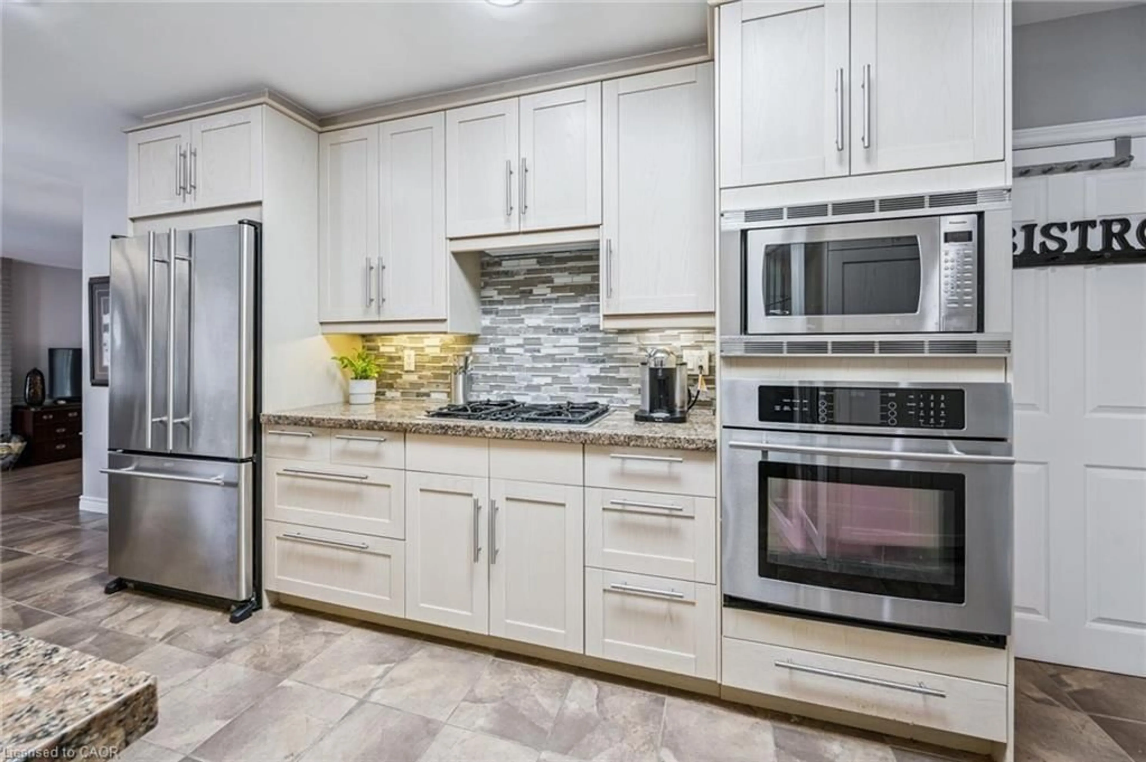 Open concept kitchen, ceramic/tile floor for 3012 First St, Burlington Ontario L7N 1C3