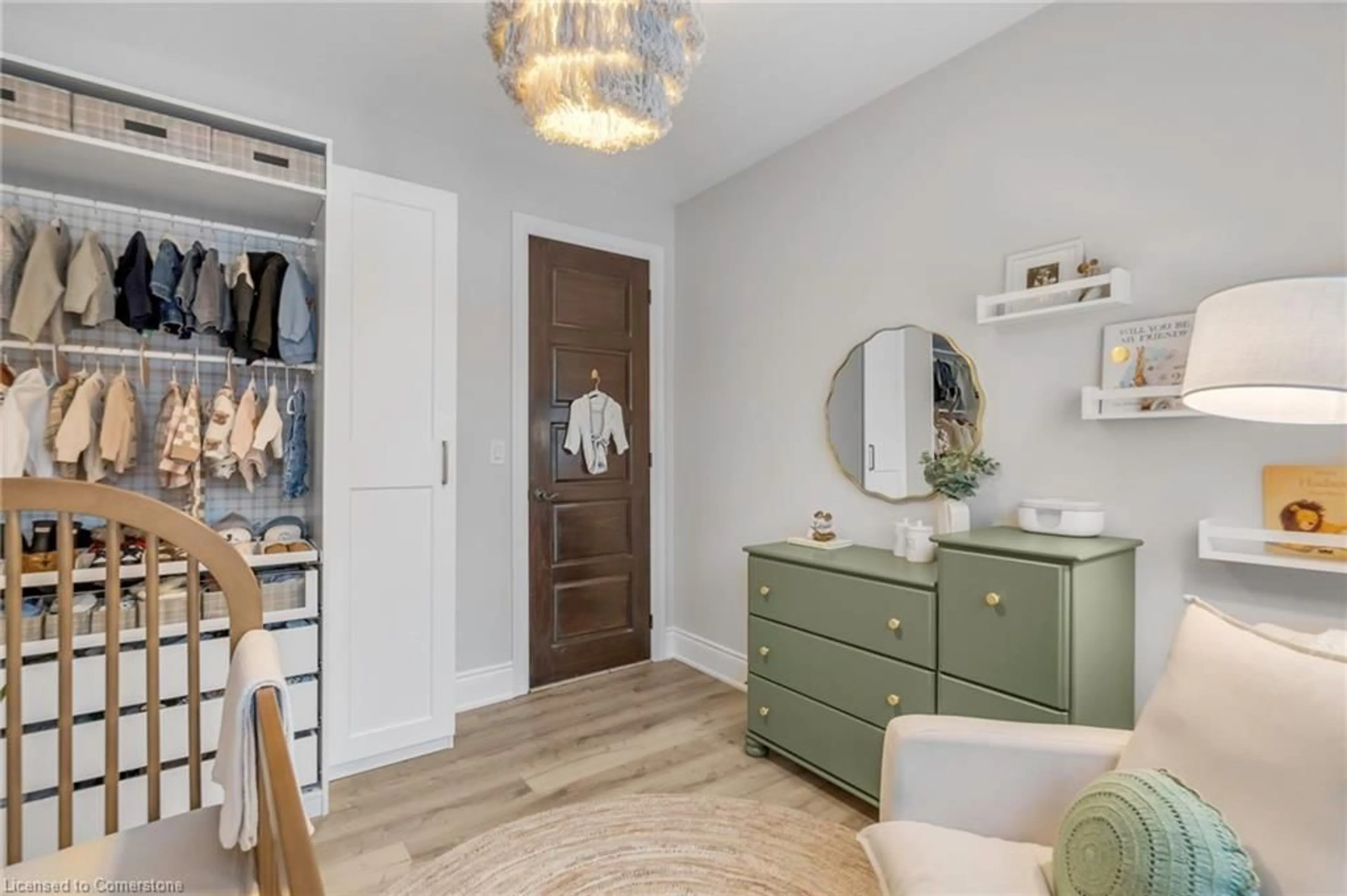Indoor entryway for 45 Aberfoyle Mill Cres, Puslinch Ontario N1H 6H9