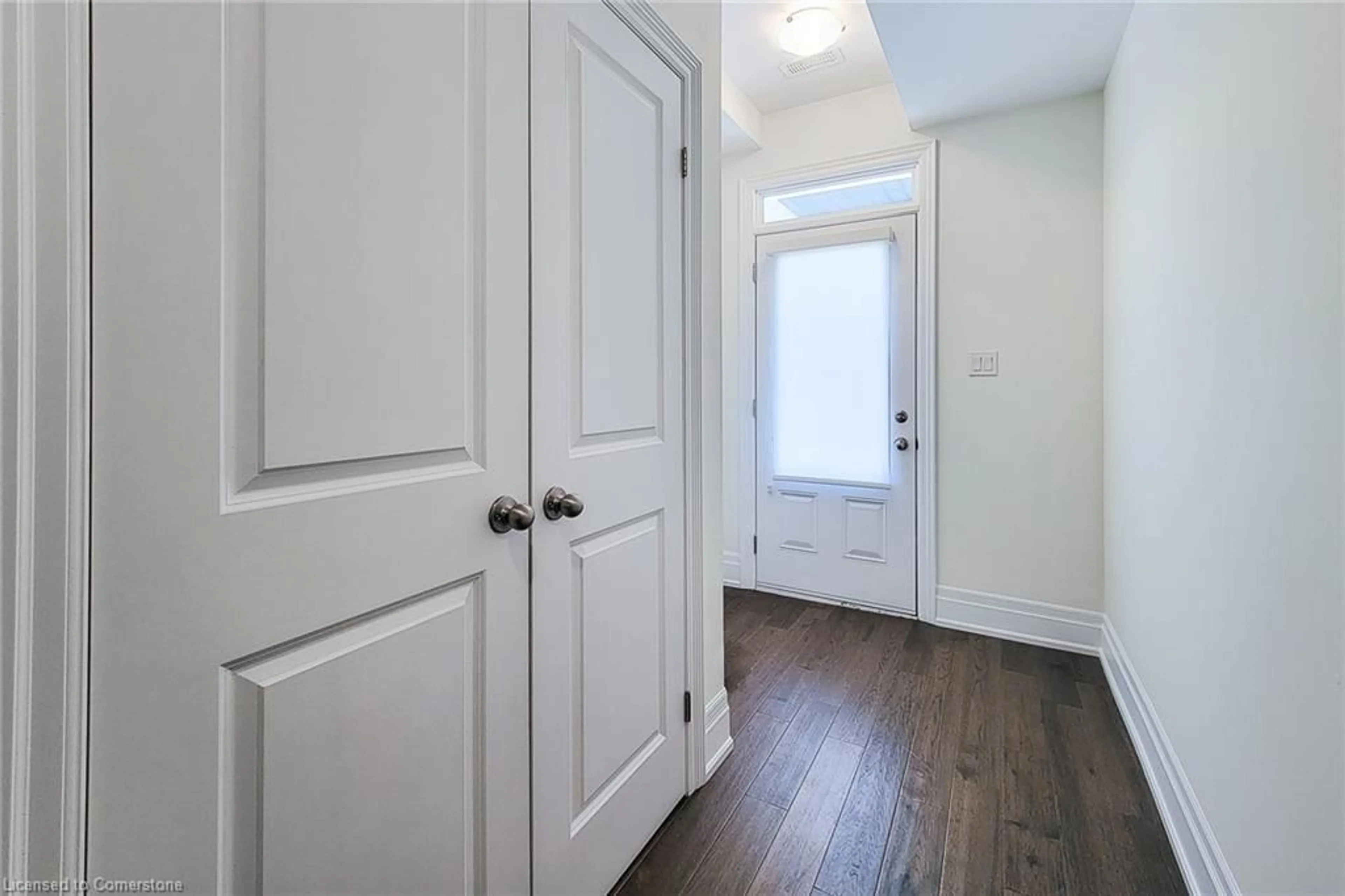 Indoor entryway for 111 Wilson St #7, Ancaster Ontario L9B 2G7
