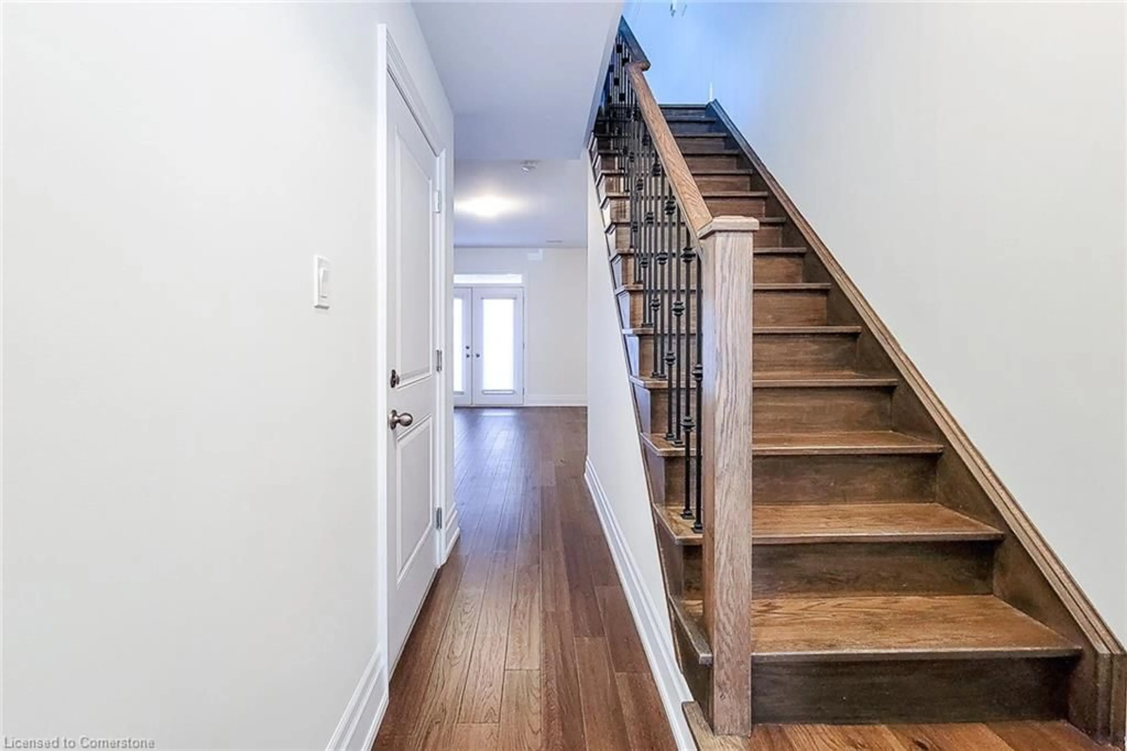 Indoor entryway for 111 Wilson St #7, Ancaster Ontario L9B 2G7