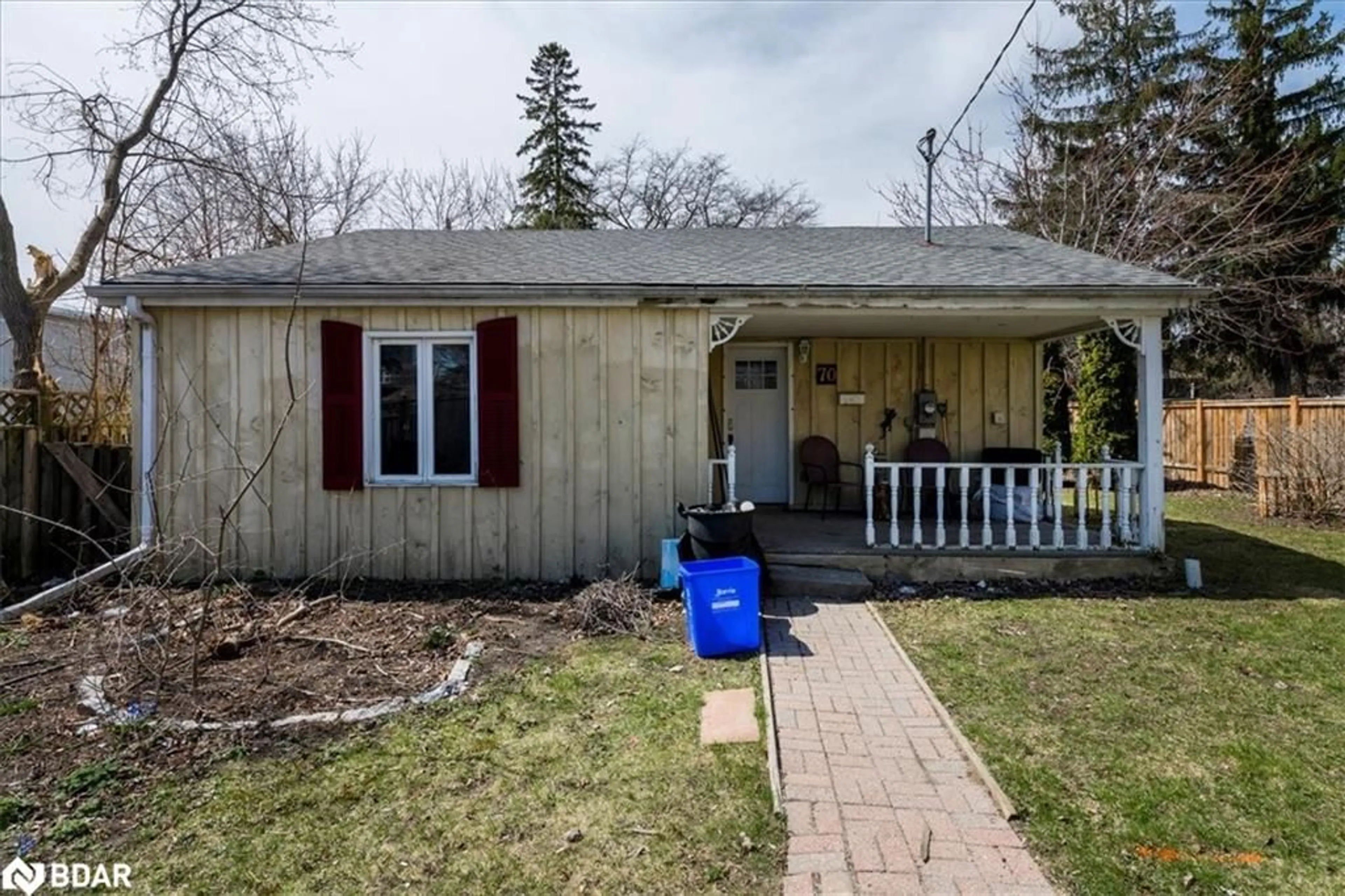 Unknown for 70 High Street St, Barrie Ontario L4N 1W4