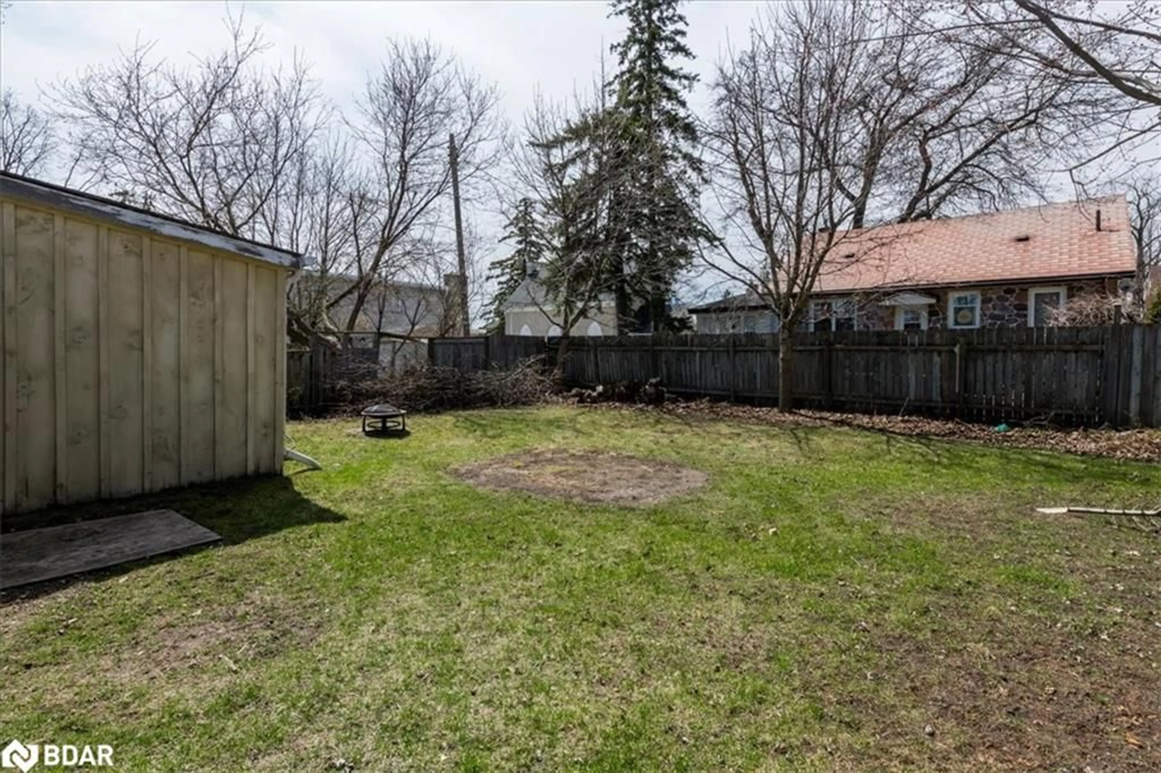 Shed for 70 High Street St, Barrie Ontario L4N 1W4