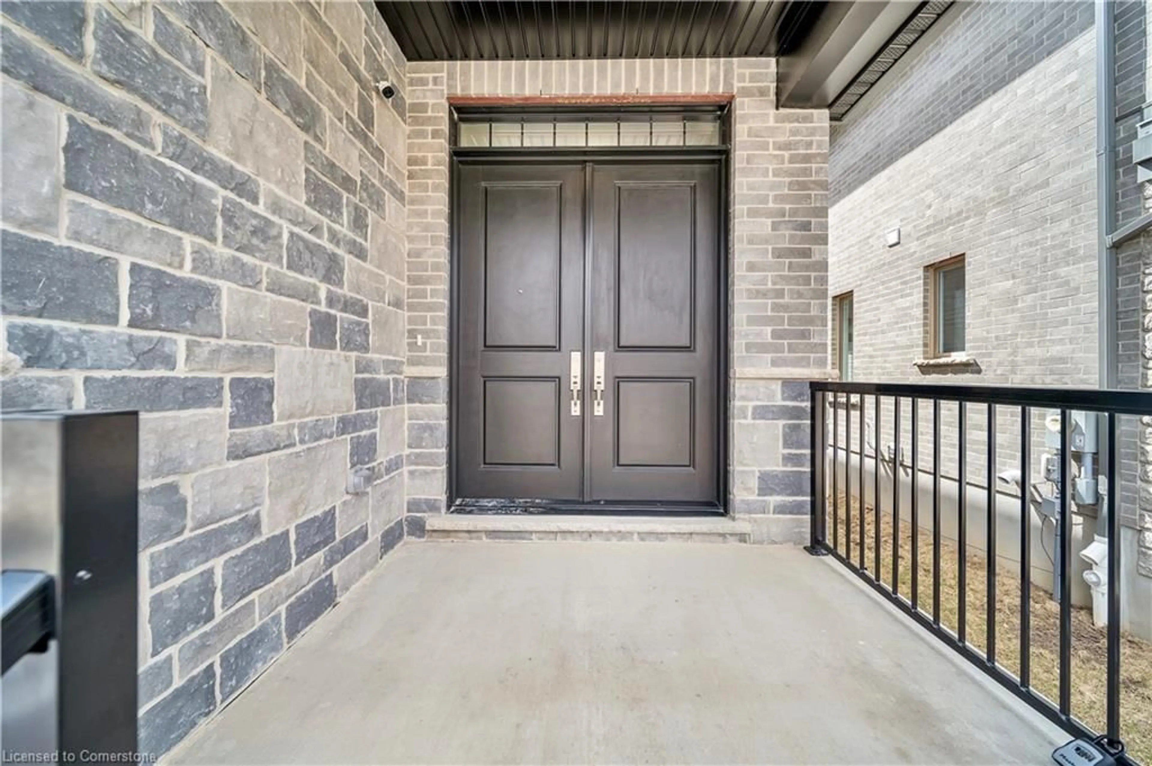 Indoor entryway for 36 Hollybrook Trail, Kitchener Ontario N2R 0M5