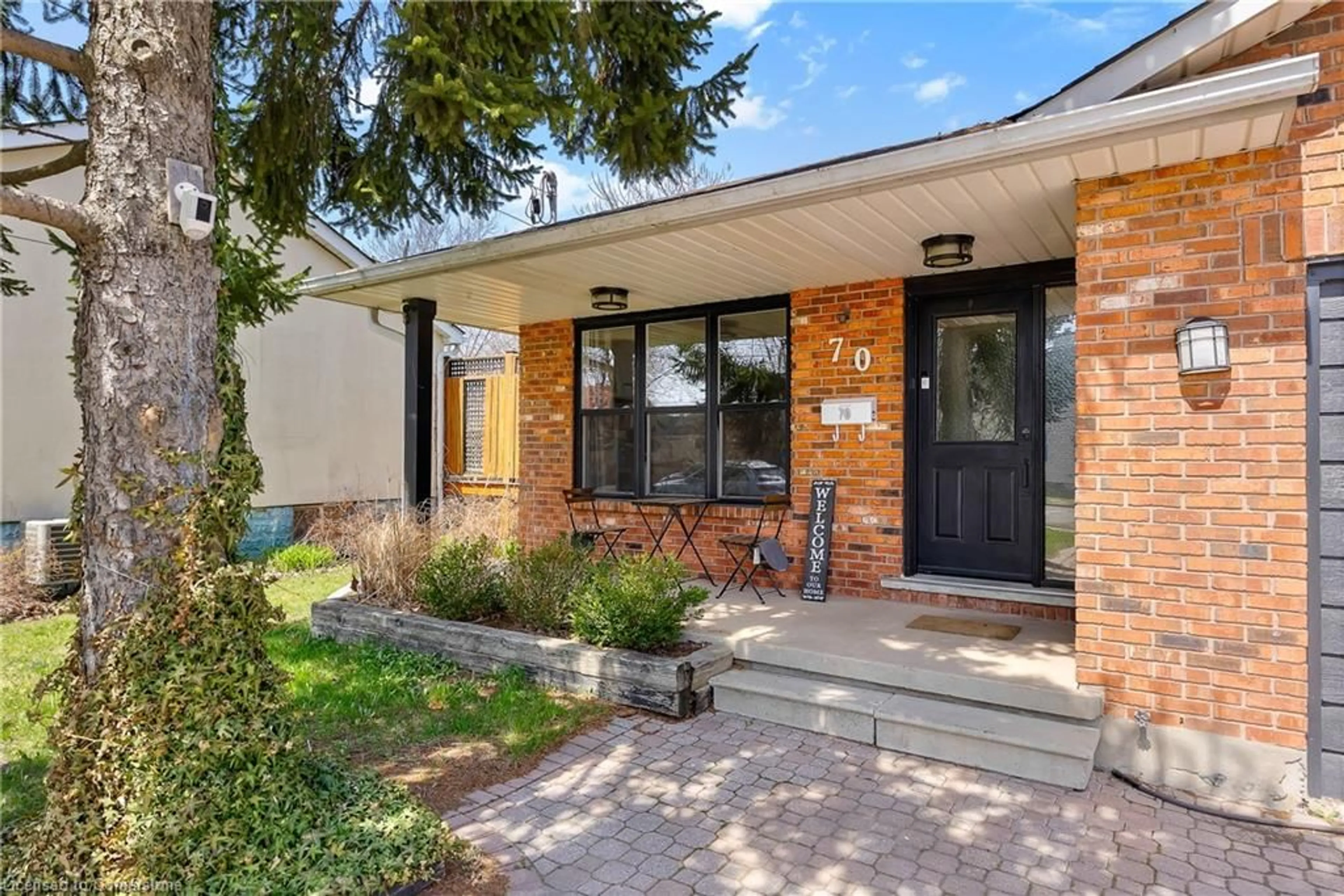 Home with brick exterior material, street for 70 Seventh St, Welland Ontario L3B 5B7