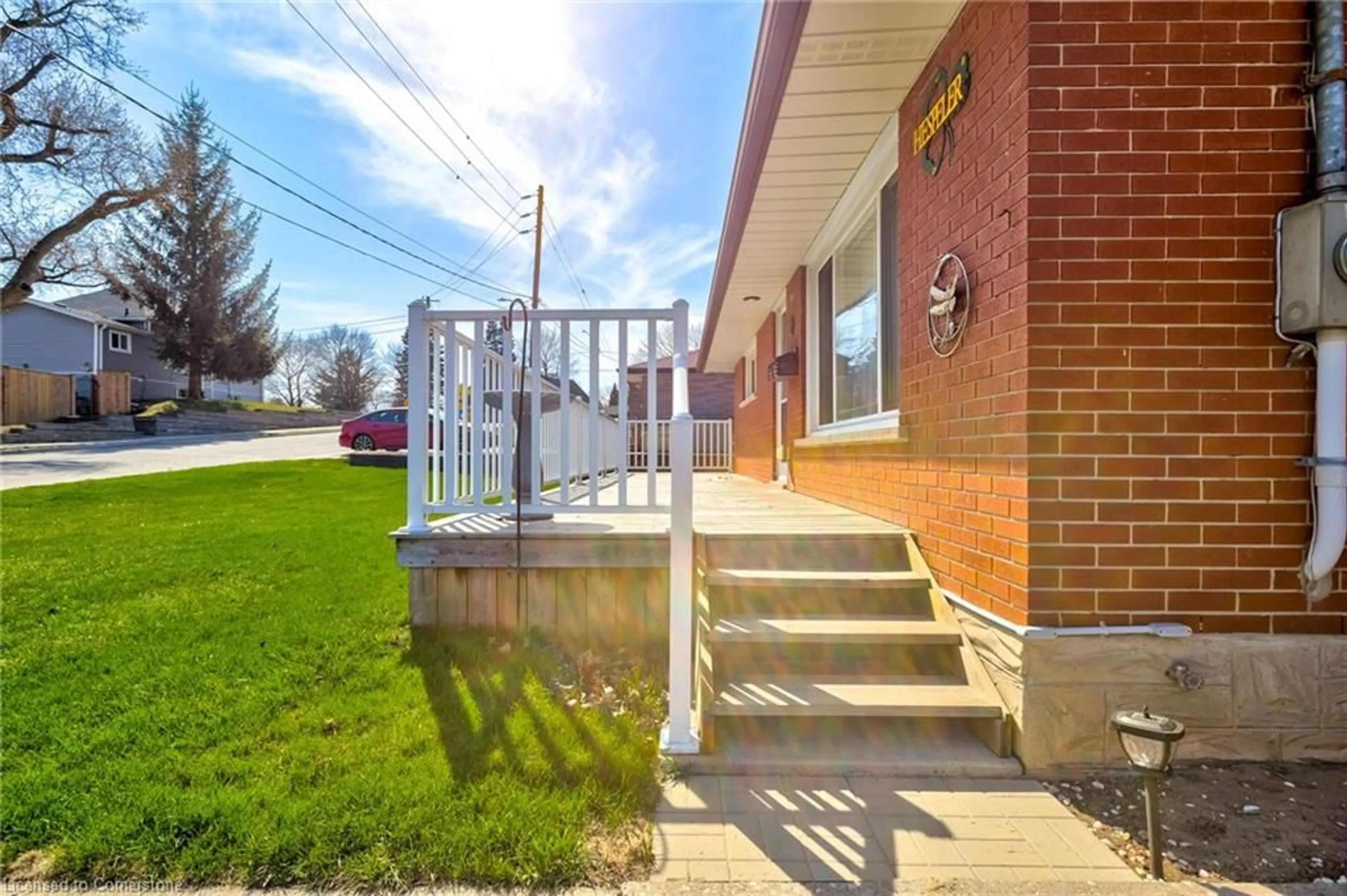 Patio, street for 3 Thomas St, Cambridge Ontario N3C 1L2
