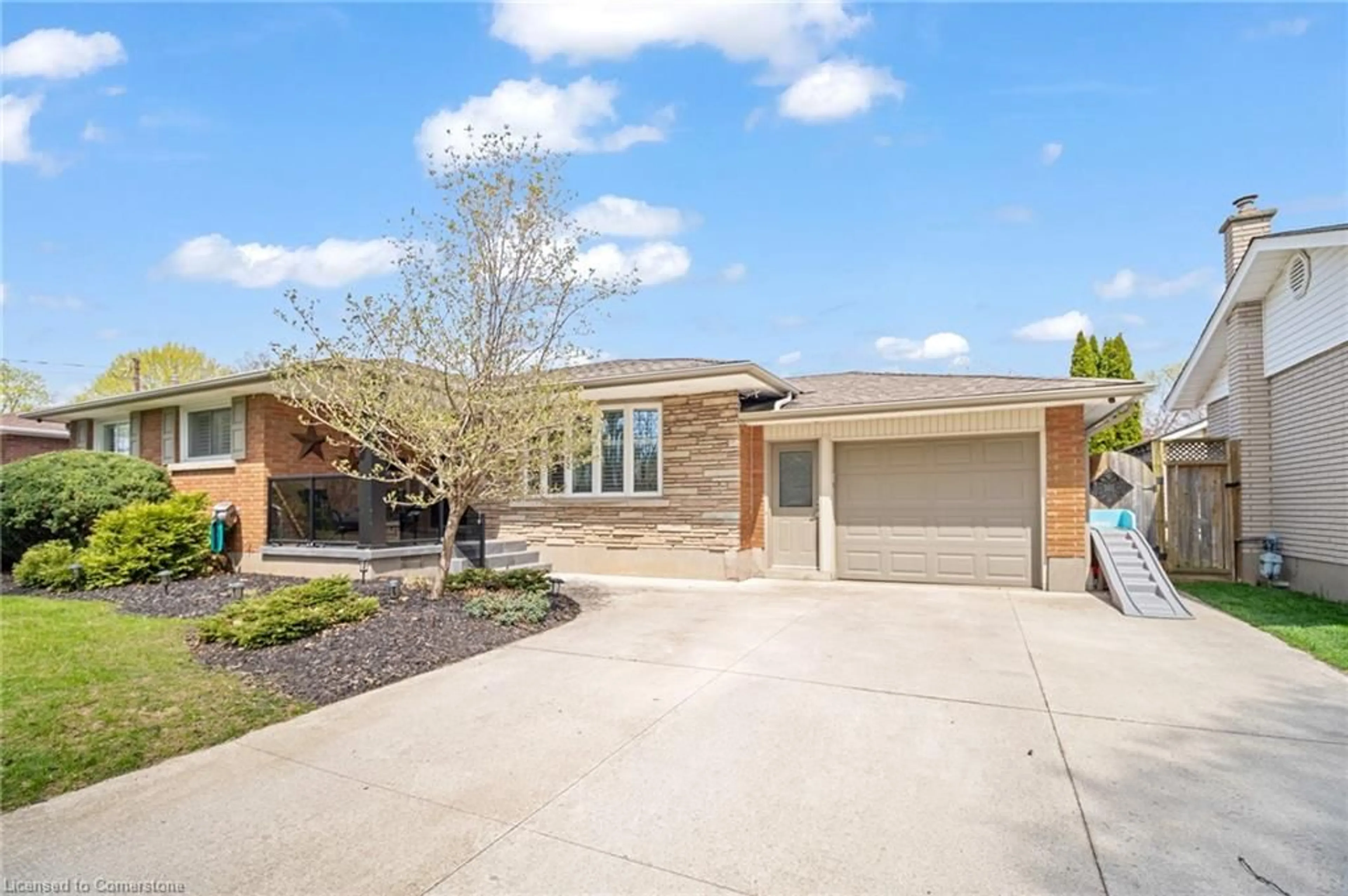 Home with brick exterior material, street for 5 Brentwood Dr, St. Catharines Ontario L2M 4M1