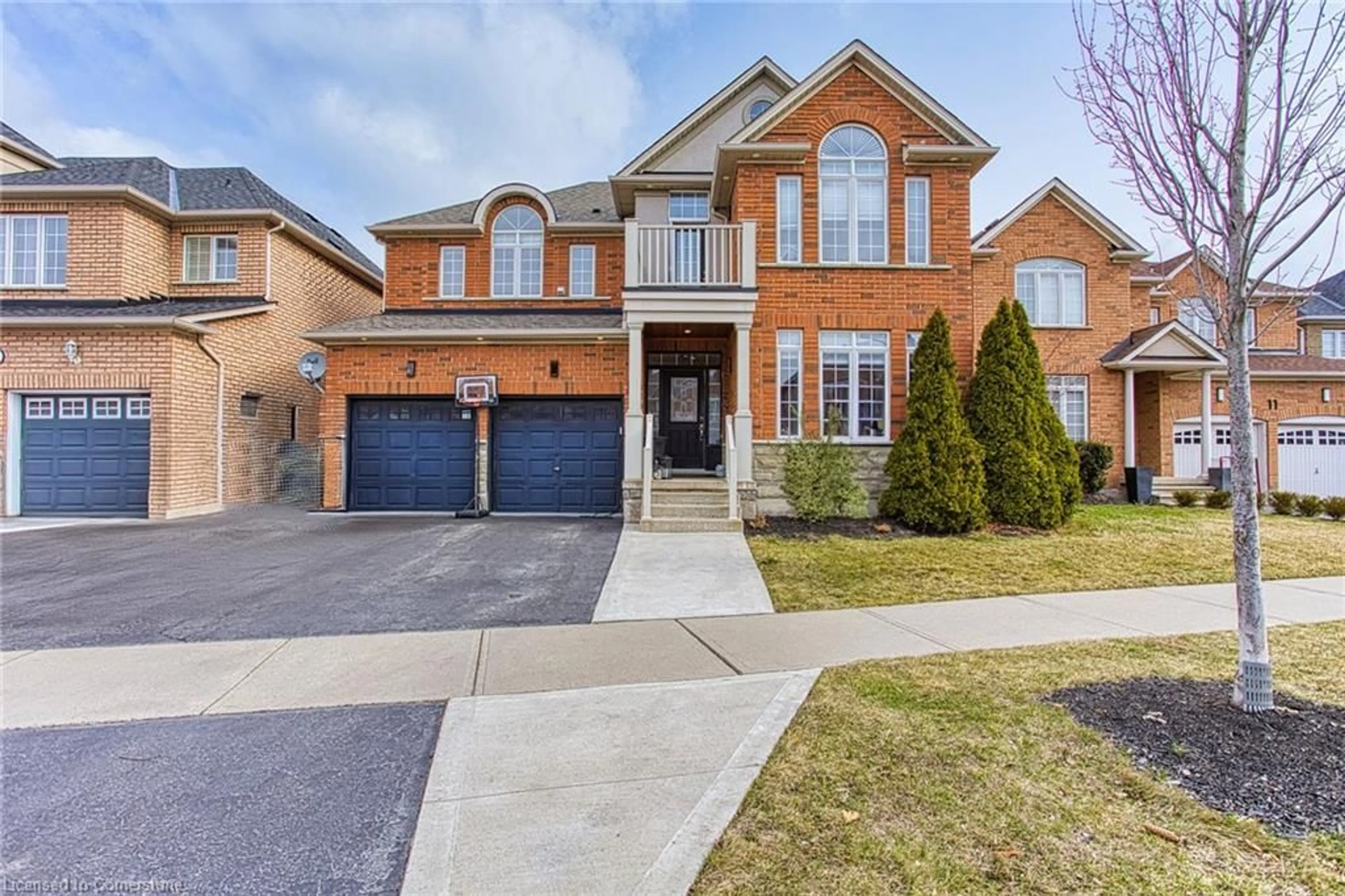 Home with brick exterior material, street for 7 Panorama Way, Stoney Creek Ontario L8E 6C6
