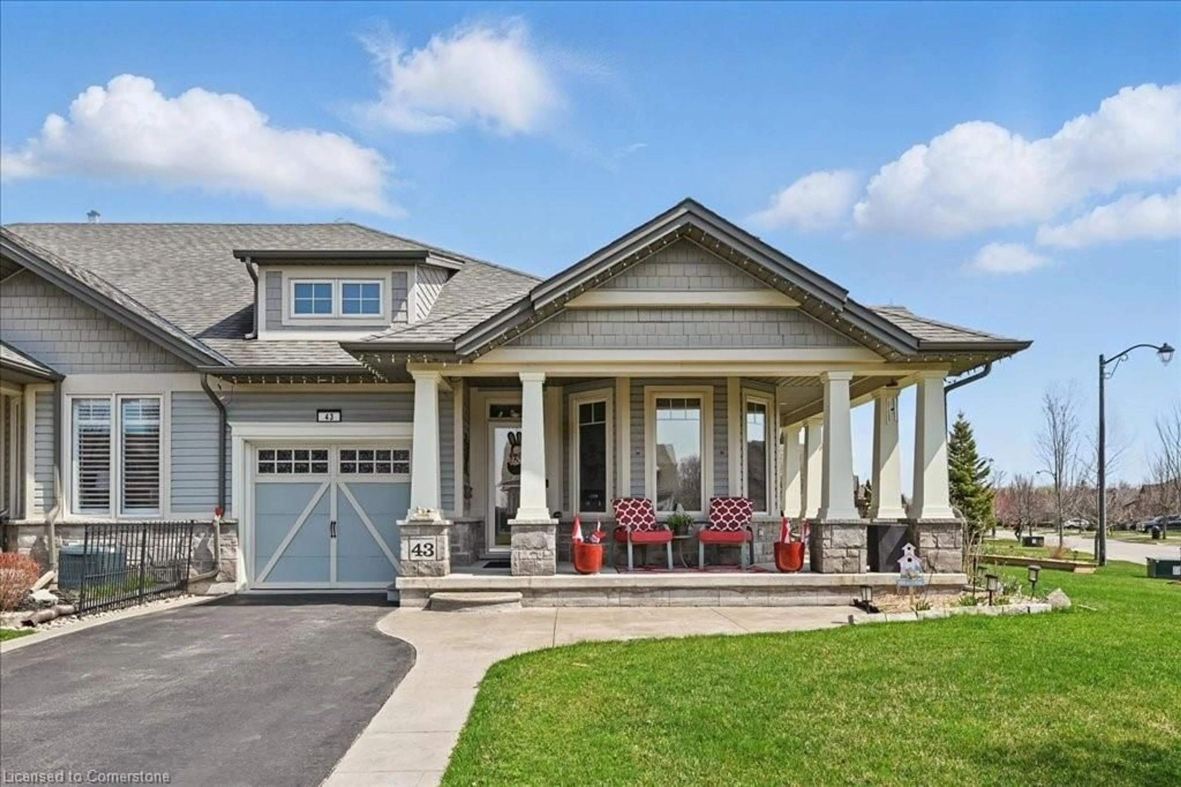 Home with vinyl exterior material, street for 43 Forestview Crt, Smithville Ontario L0R 2A0