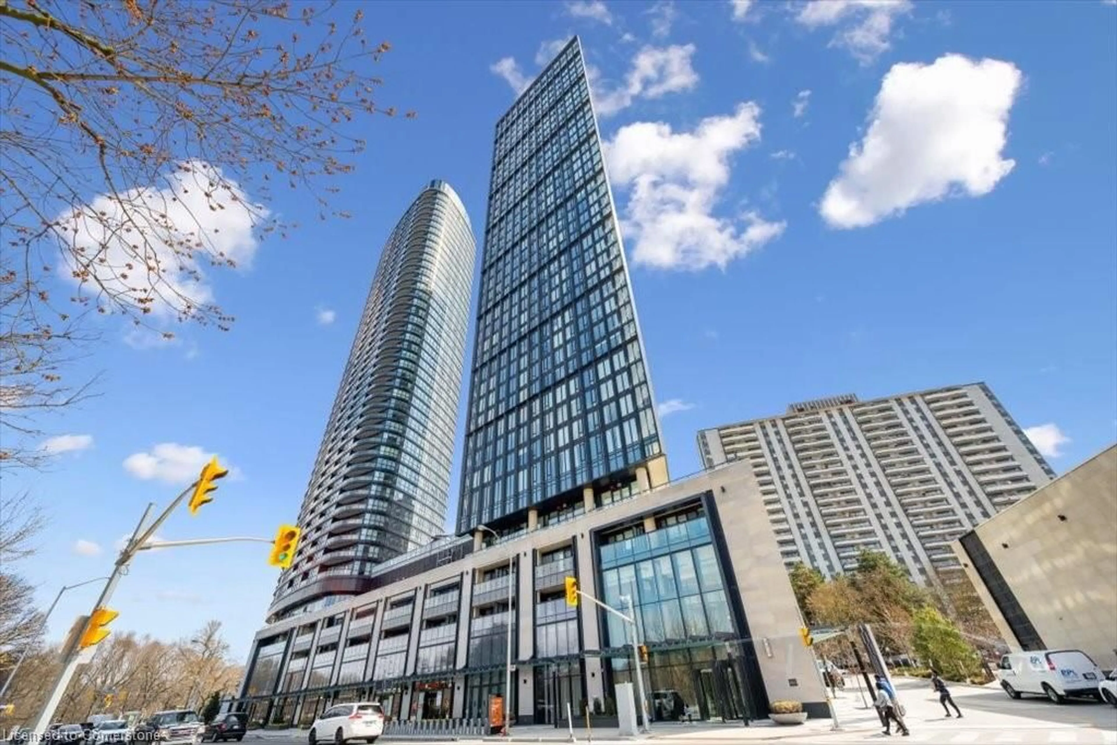 Indoor foyer for 575 Bloor Street St #1406, Toronto Ontario M4W 0B2