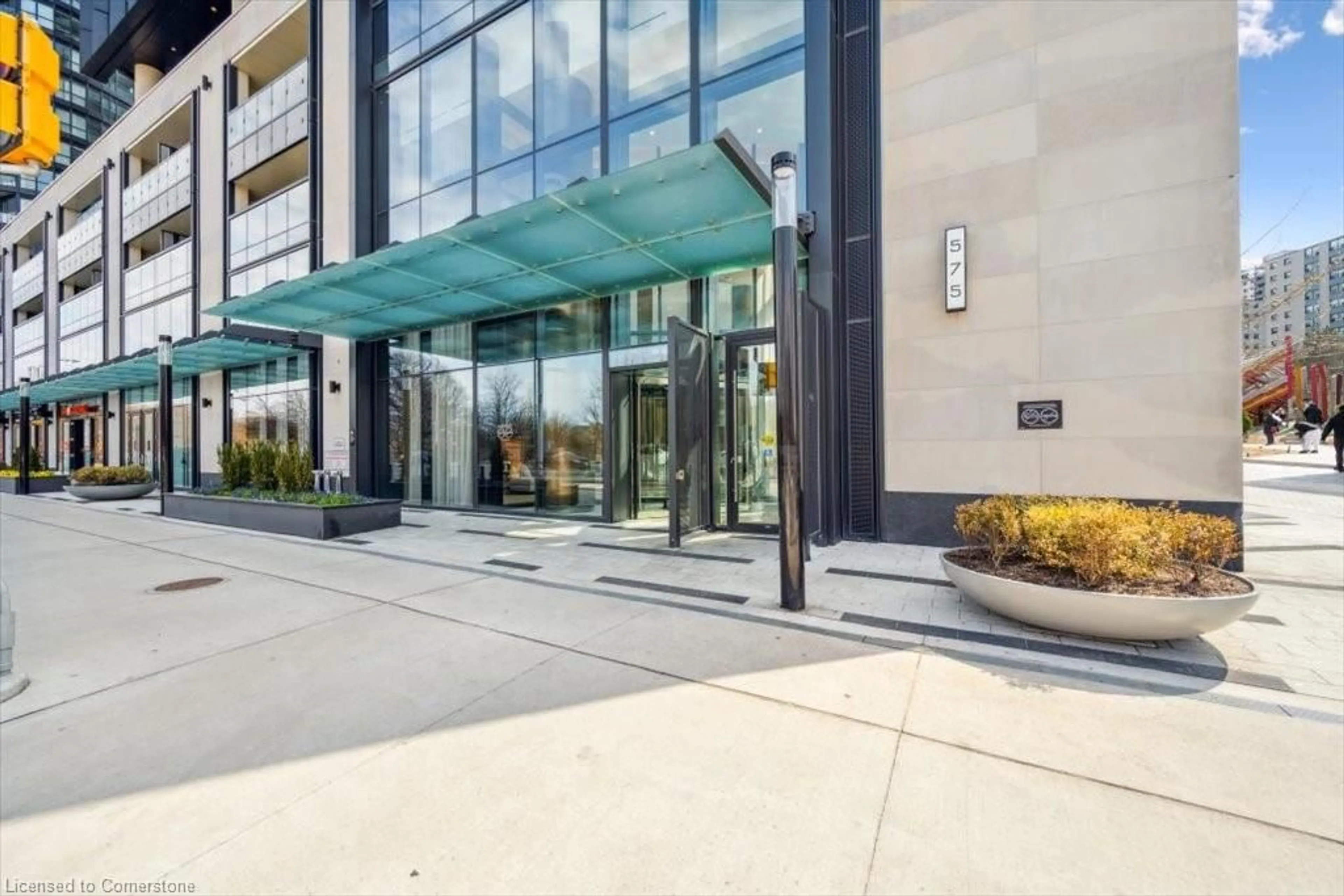 Indoor foyer for 575 Bloor Street St #1406, Toronto Ontario M4W 0B2