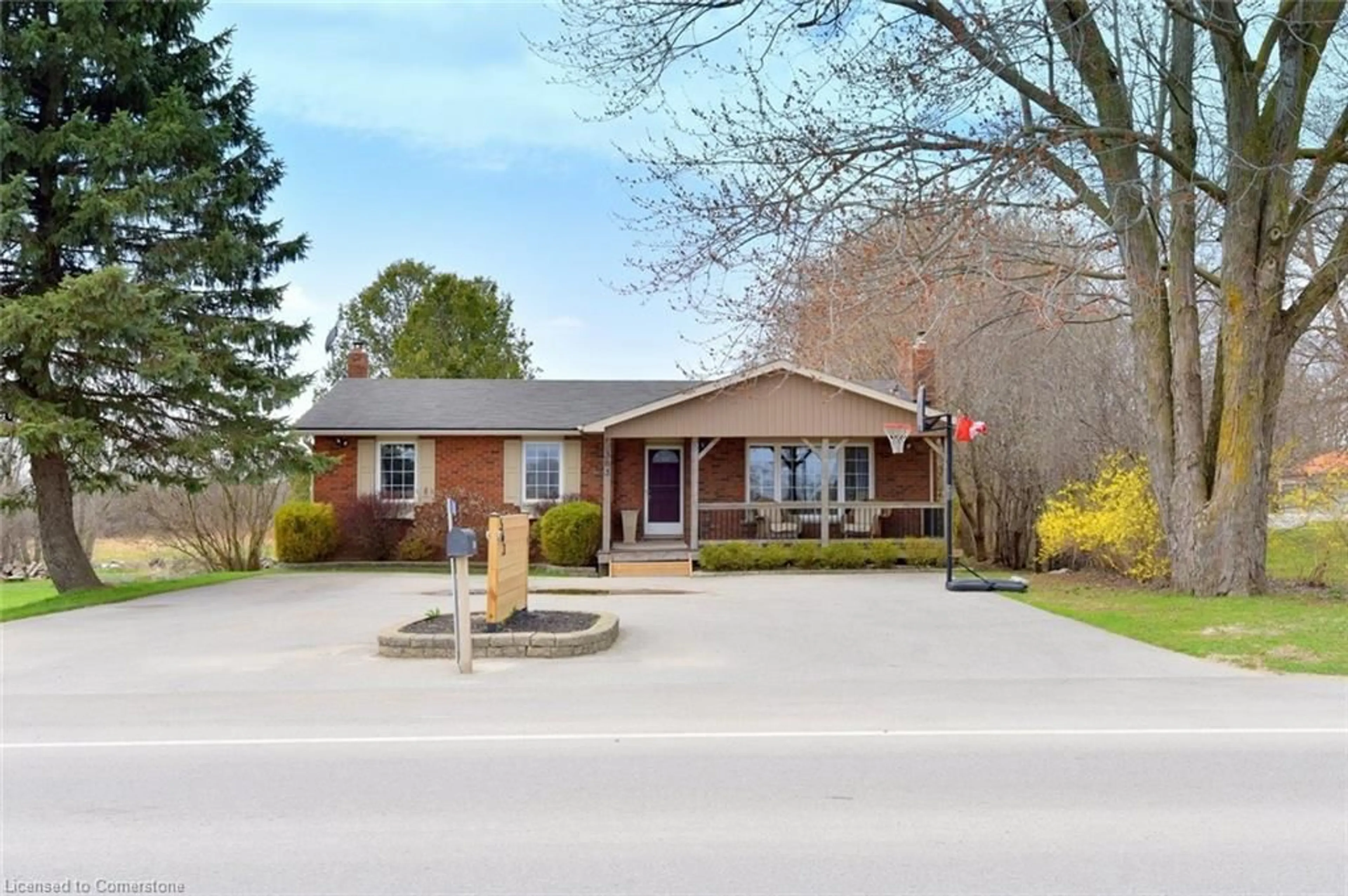 Home with brick exterior material, street for 563 Brock Rd, Dundas Ontario L9H 5E4