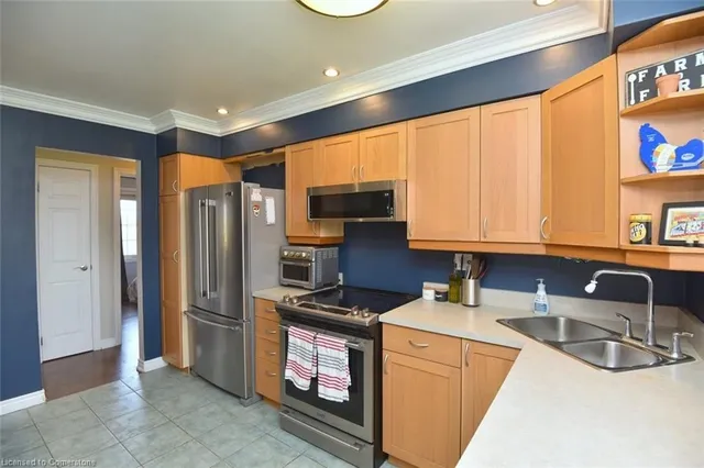 Additional property image - 563 Brock Rd