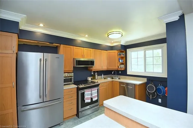 Additional property image - 563 Brock Rd