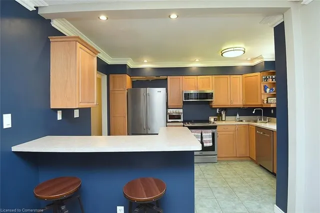 Additional property image - 563 Brock Rd