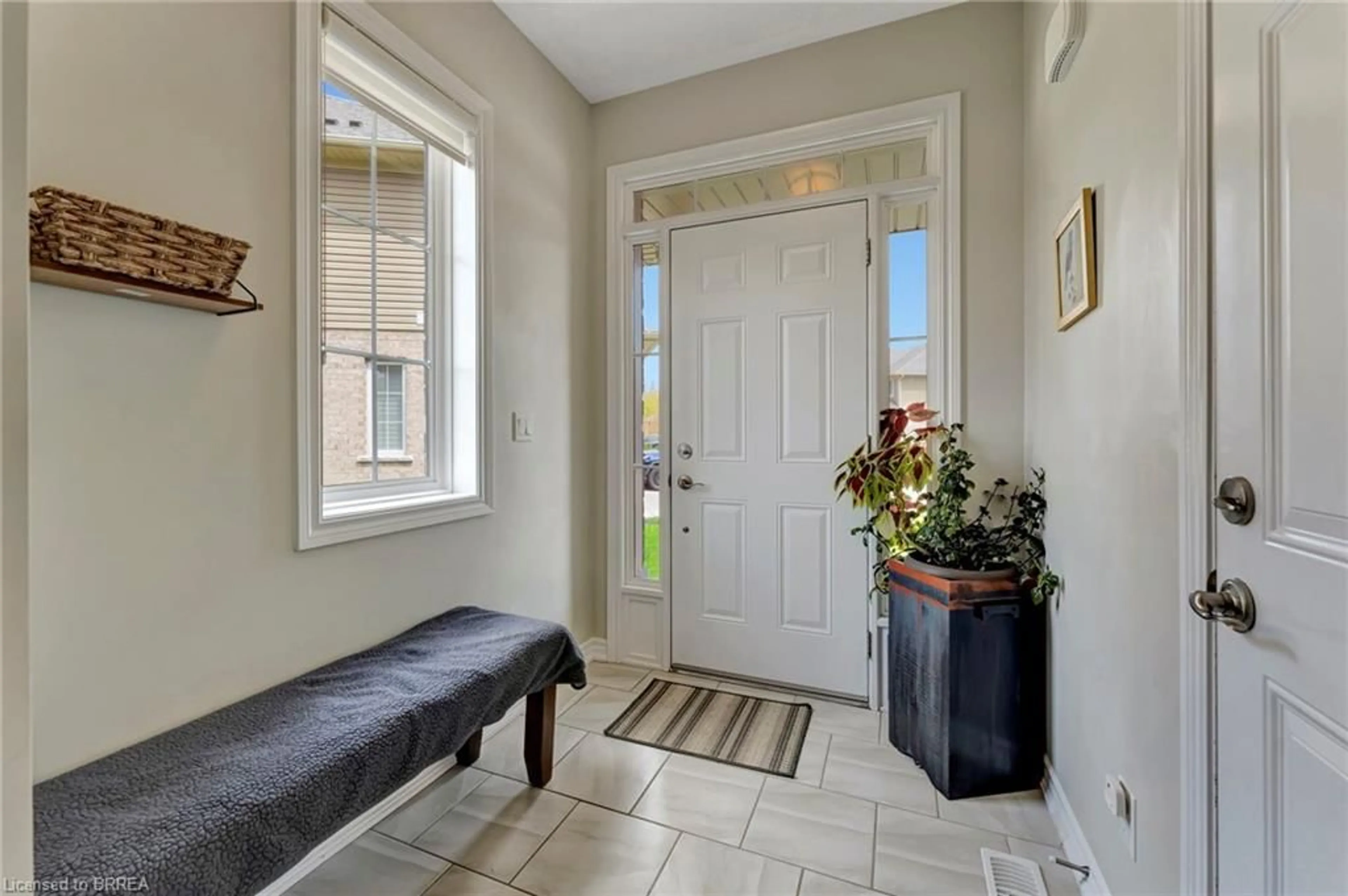 Indoor entryway for 80 Willow St #27, Paris Ontario N3L 2K6
