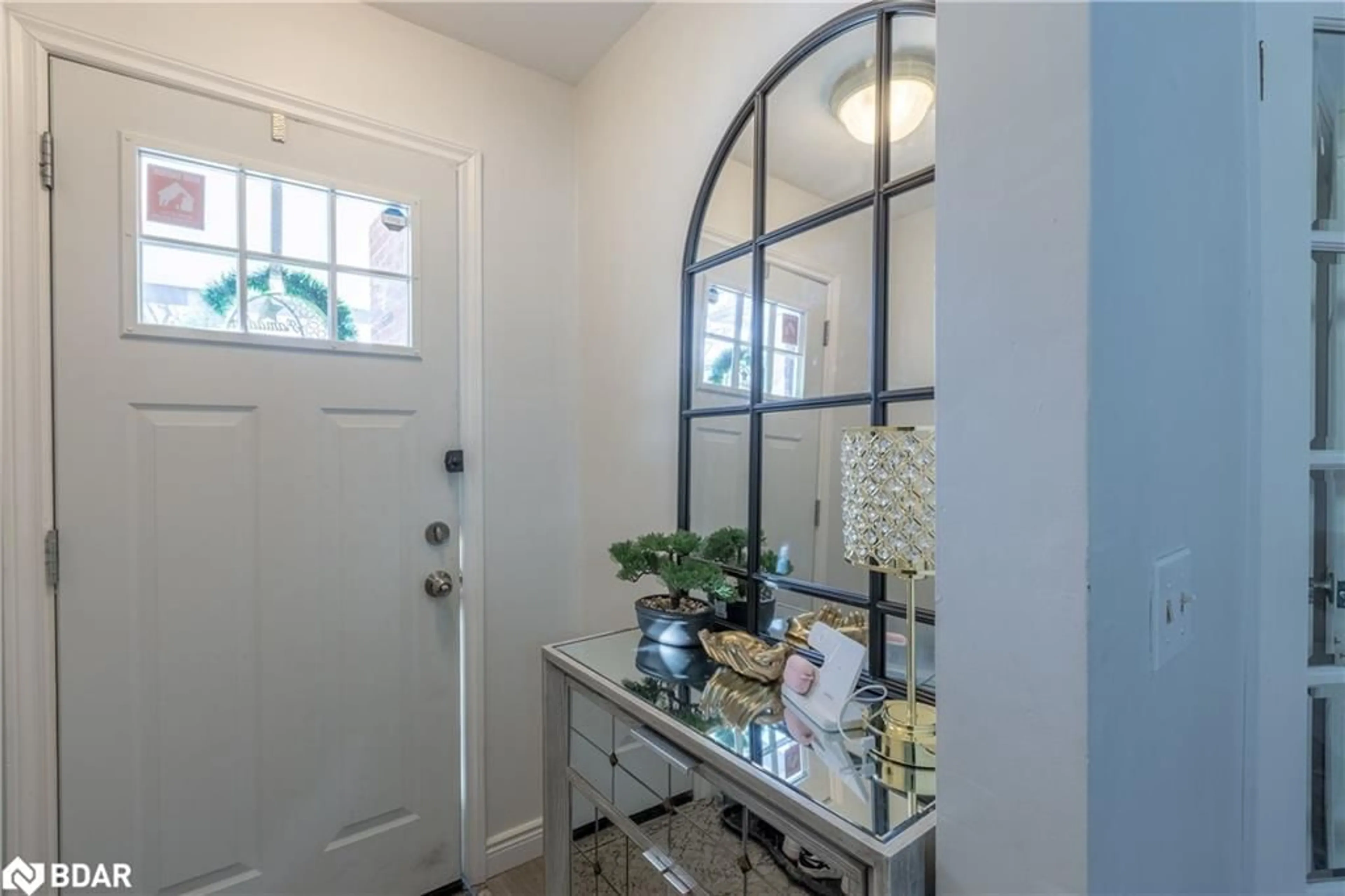 Indoor entryway for 1036-40 Gladstone Ave, Windsor Ontario N9A 2R8