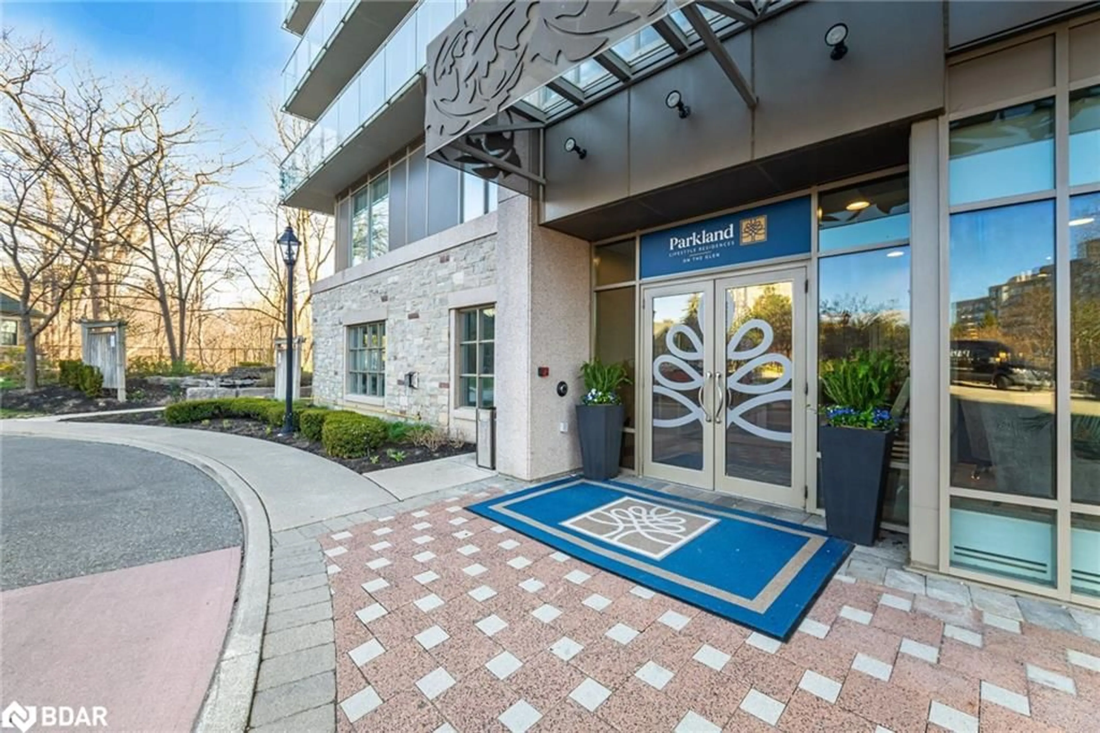 Indoor foyer for 1665 The College Way #1704, Mississauga Ontario L5L 0A9