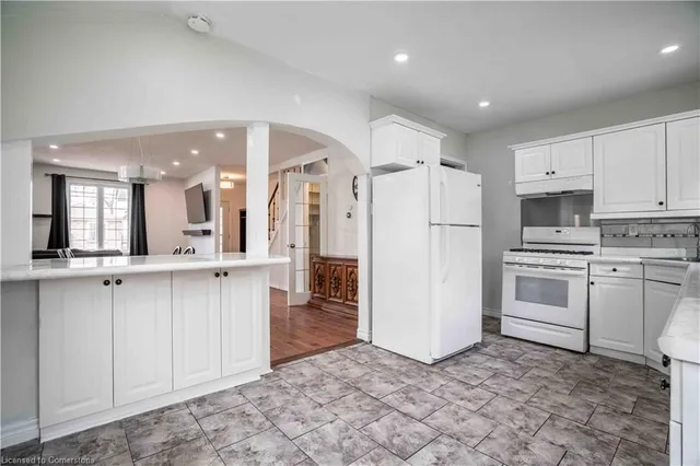 Additional property image - 50 Robins Ave