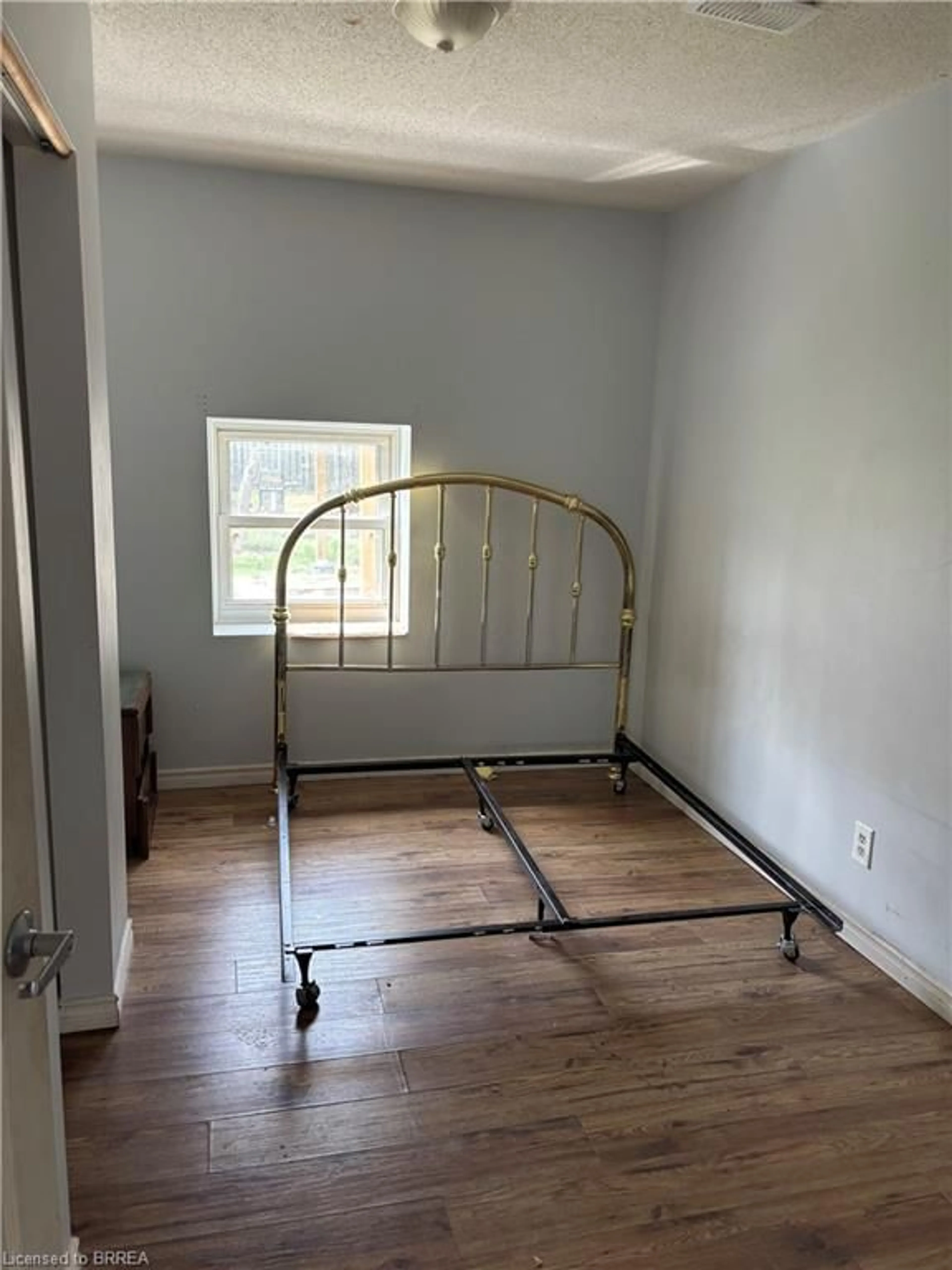 A pic of a room for 96 Grand River Ave, Brantford Ontario N3T 4X4