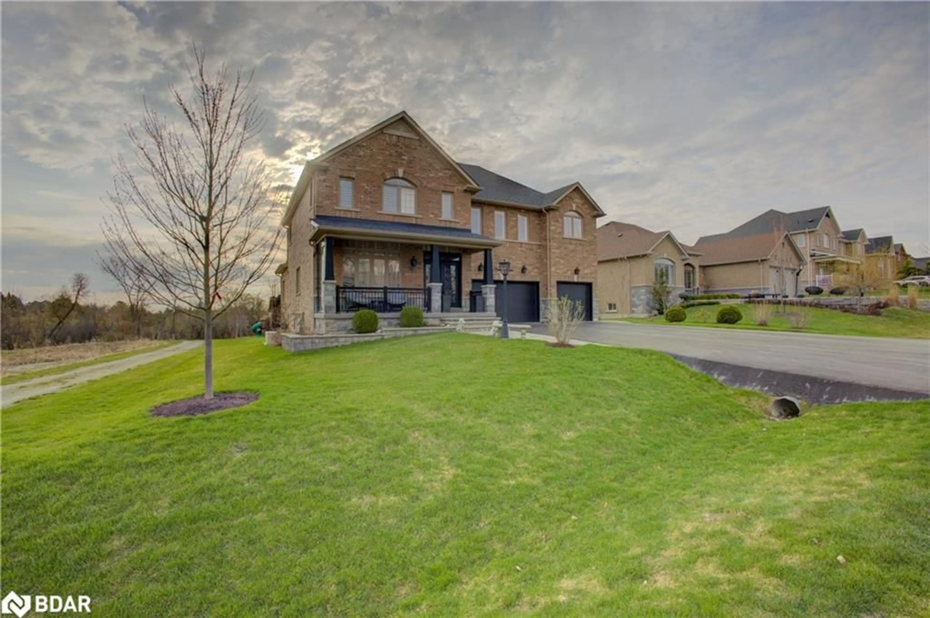 A pic from outside/outdoor area/front of a property/back of a property/a pic from drone, street for 3 Keenan Drive, Loretto Ontario L0G 1L0