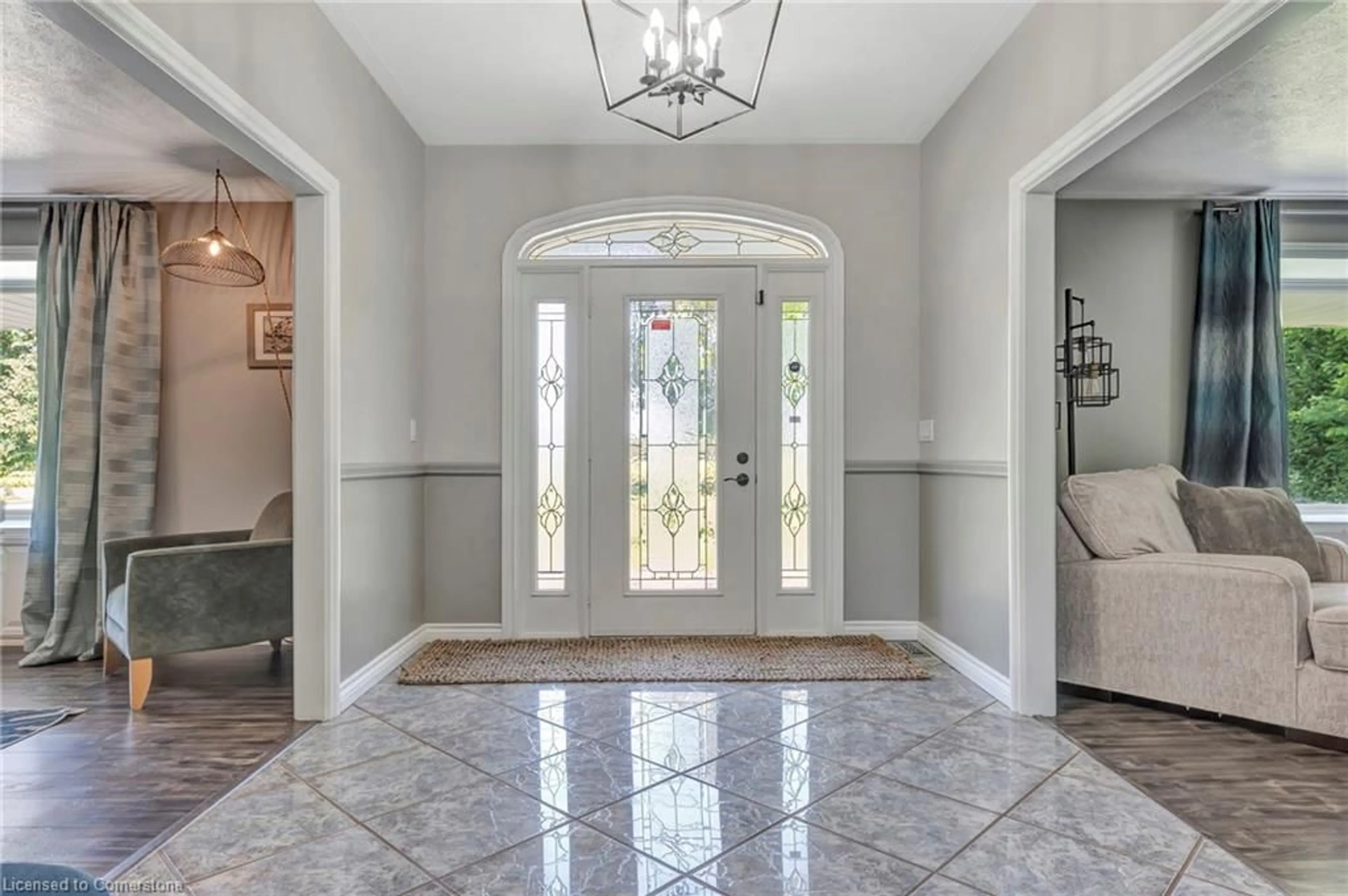 Indoor foyer for 602 Windham Road 9, La Salette Ontario N0E 1H0