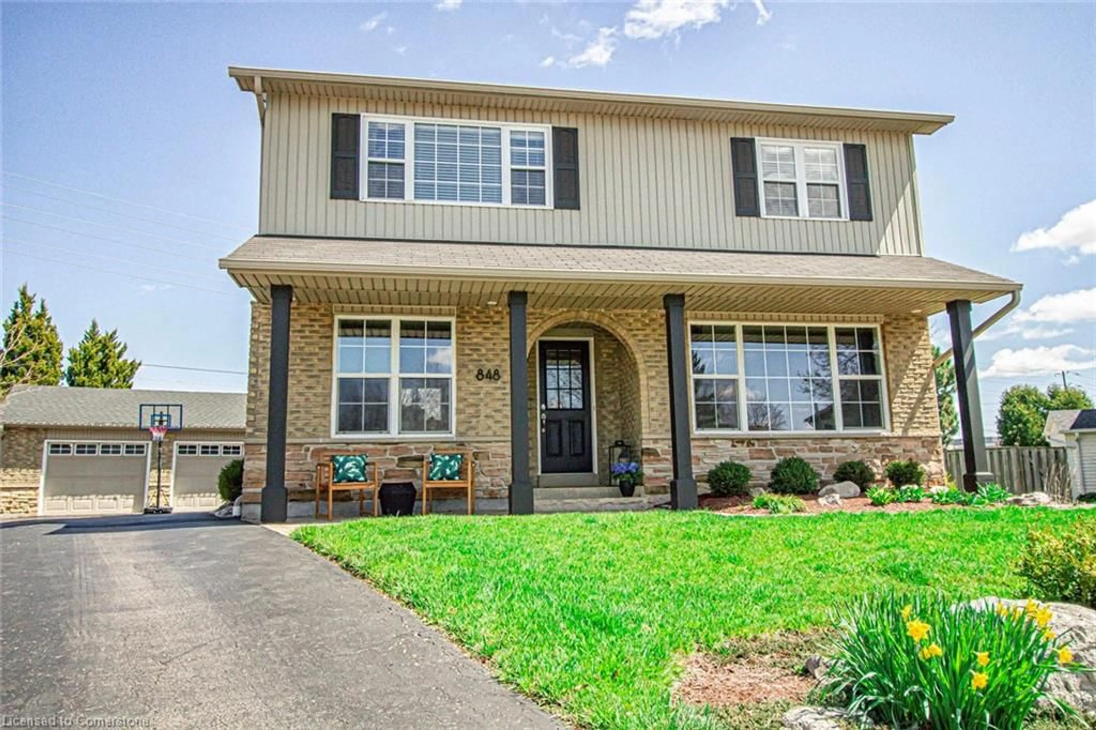 Home with vinyl exterior material, street for 848 Bishop Crt, Milton Ontario L9T 3N1