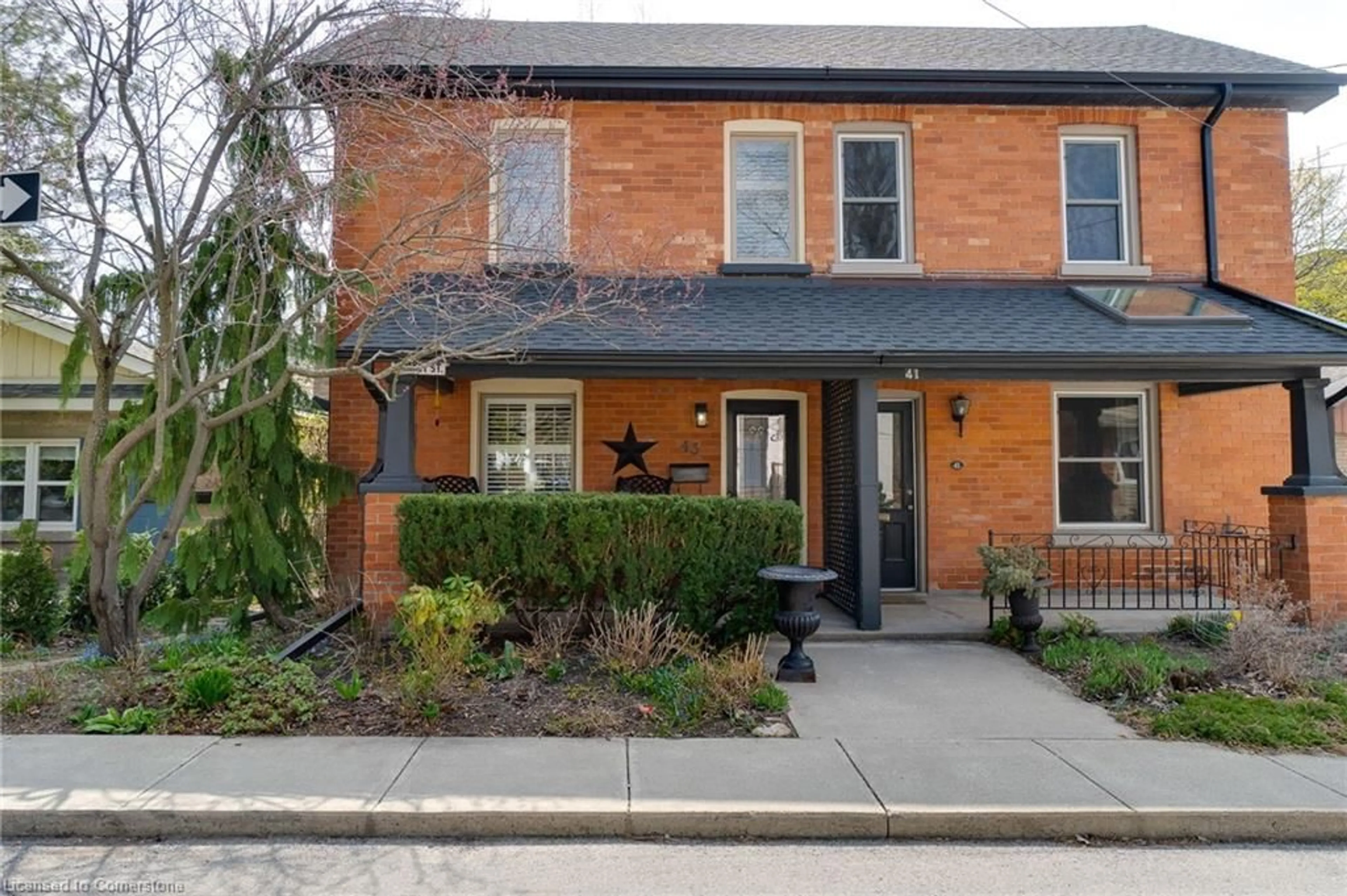 Home with brick exterior material, street for 43 Market St, Dundas Ontario L9H 2Y6