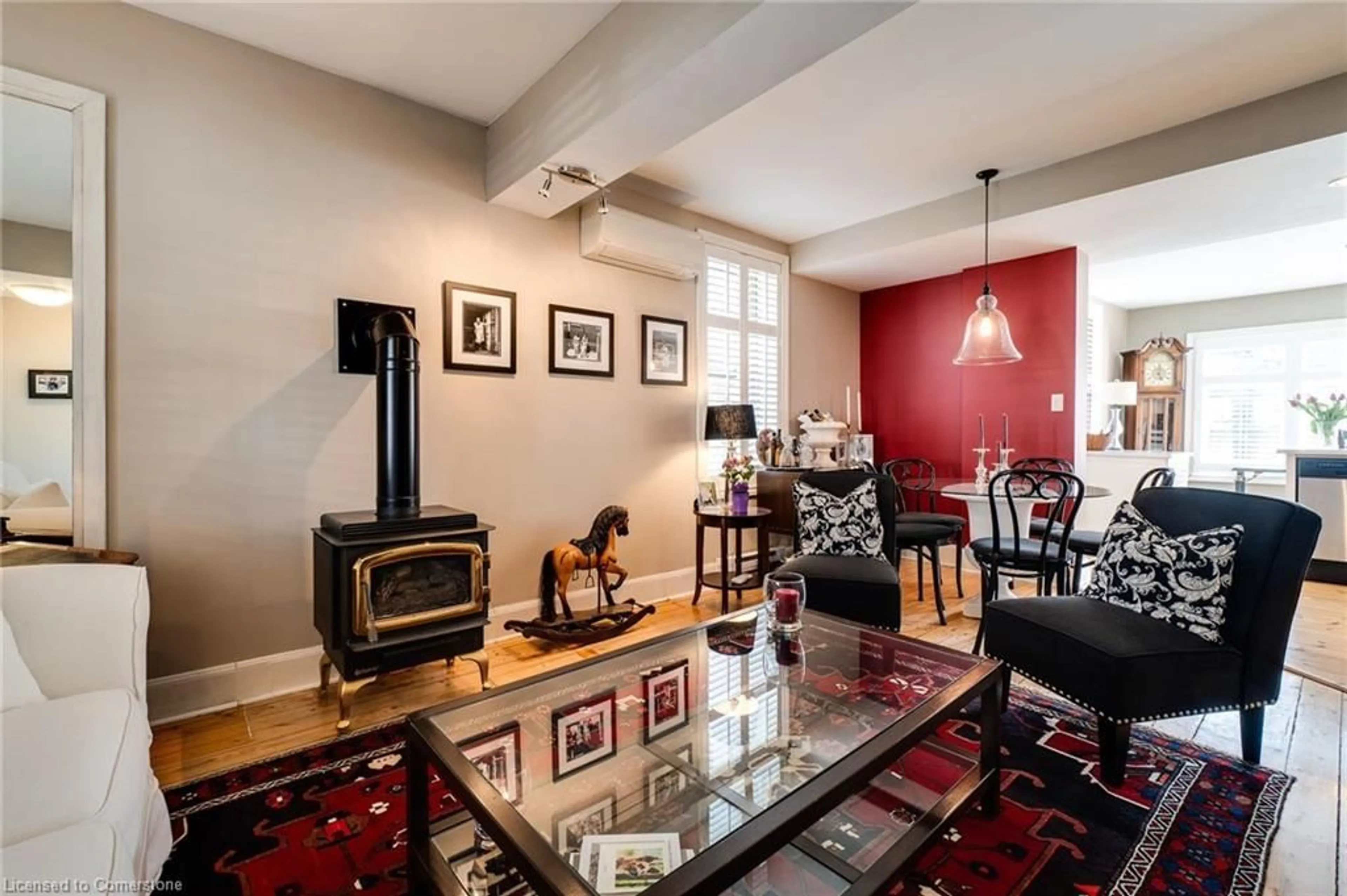 Living room with furniture, unknown for 43 Market St, Dundas Ontario L9H 2Y6