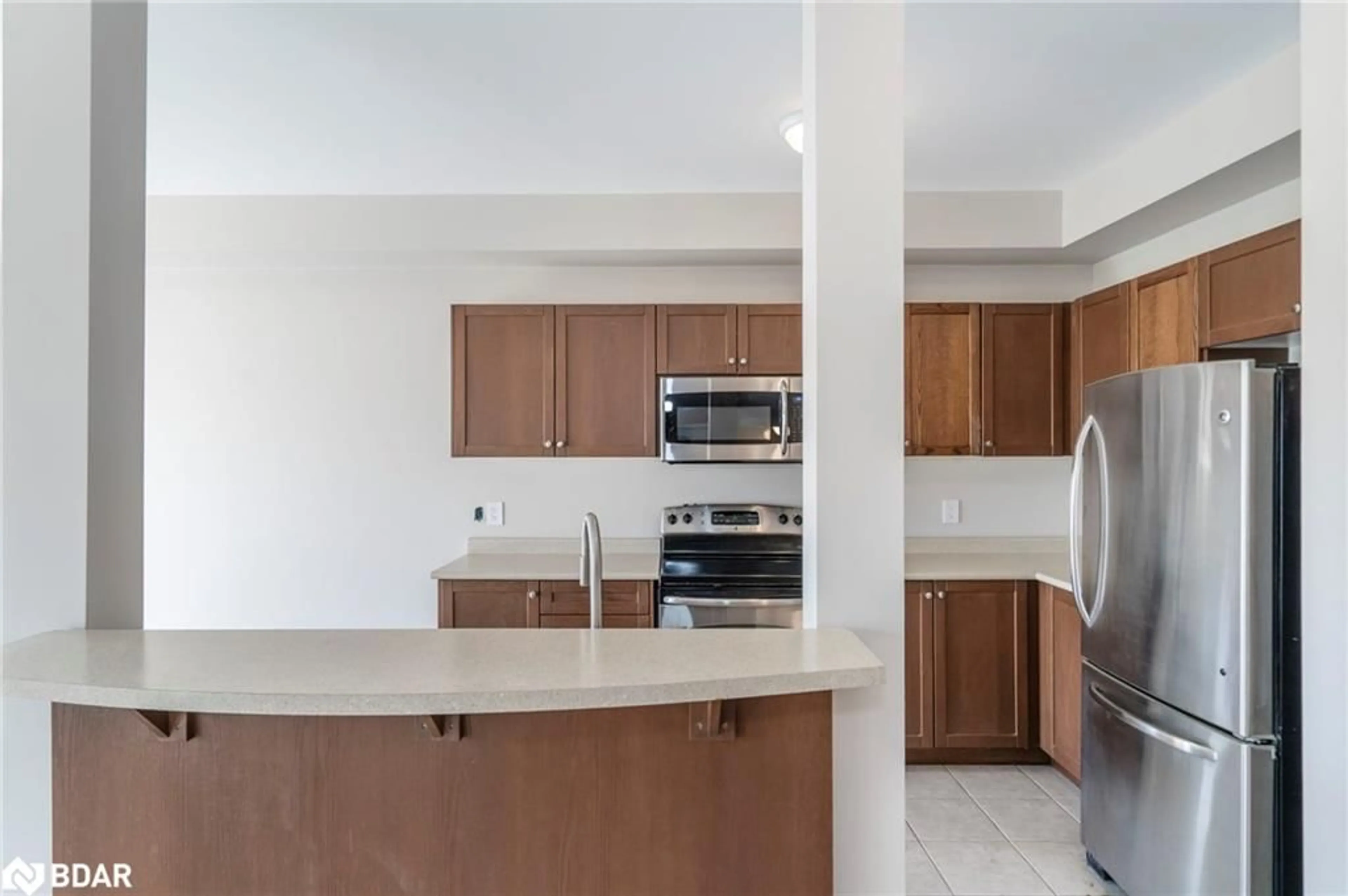 Standard kitchen, ceramic/tile floor for 22 Arch Brown Crt, Barrie Ontario L4M 0C6