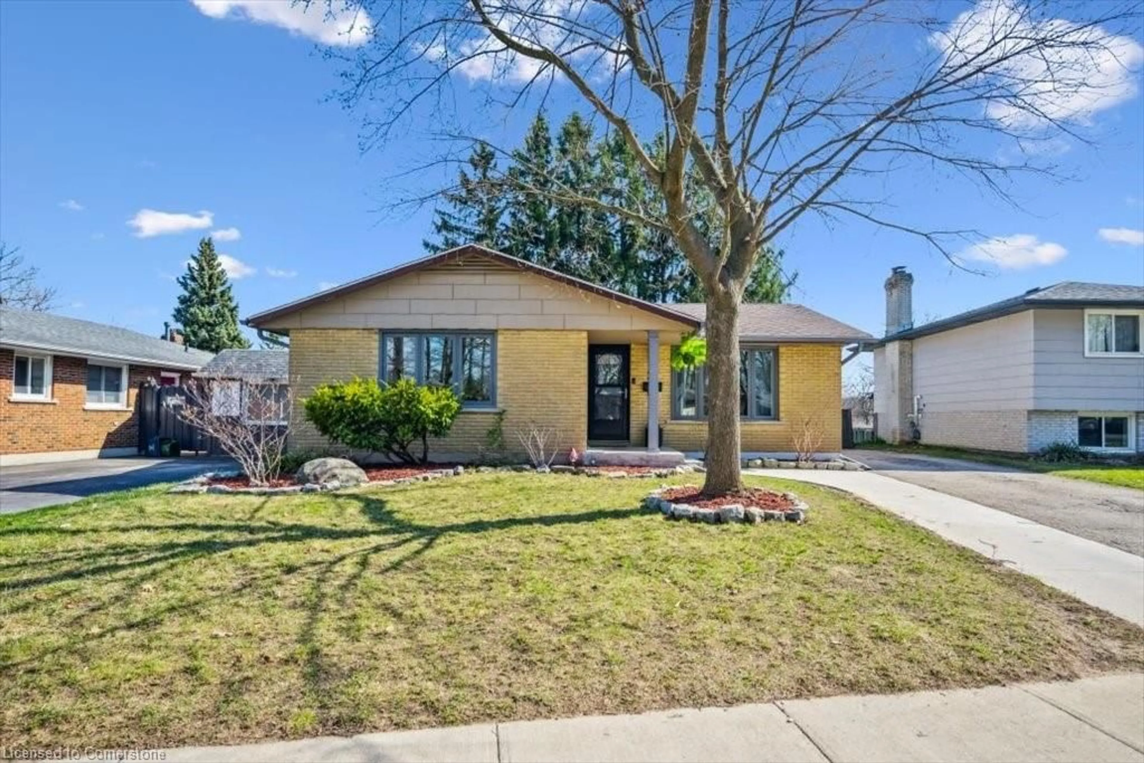 Home with vinyl exterior material, street for 37 Gracefield Cres, Kitchener Ontario N2E 1R8