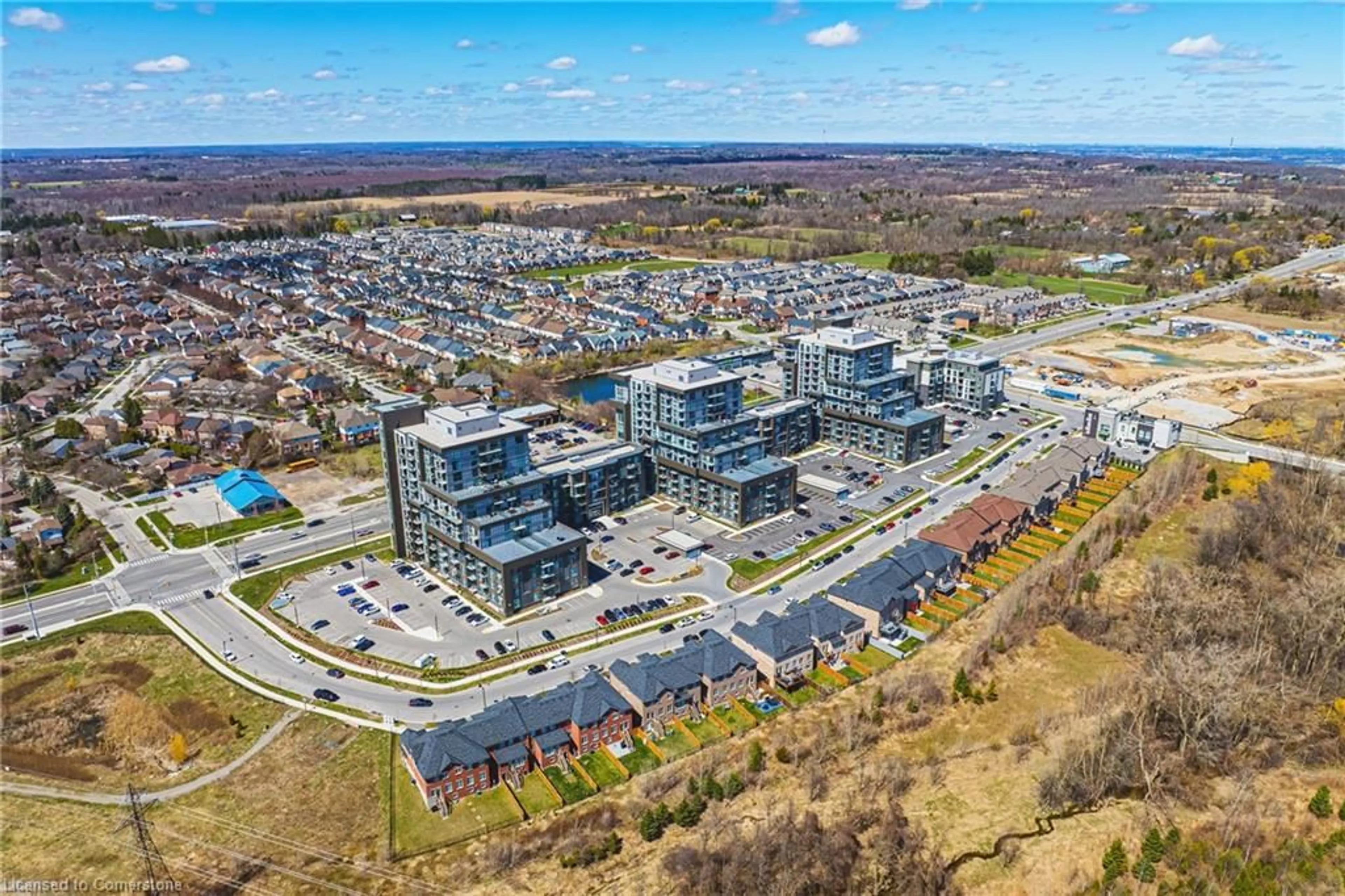 A pic from outside/outdoor area/front of a property/back of a property/a pic from drone, unknown for 450 Dundas St #902, Waterdown Ontario L8B 2A6