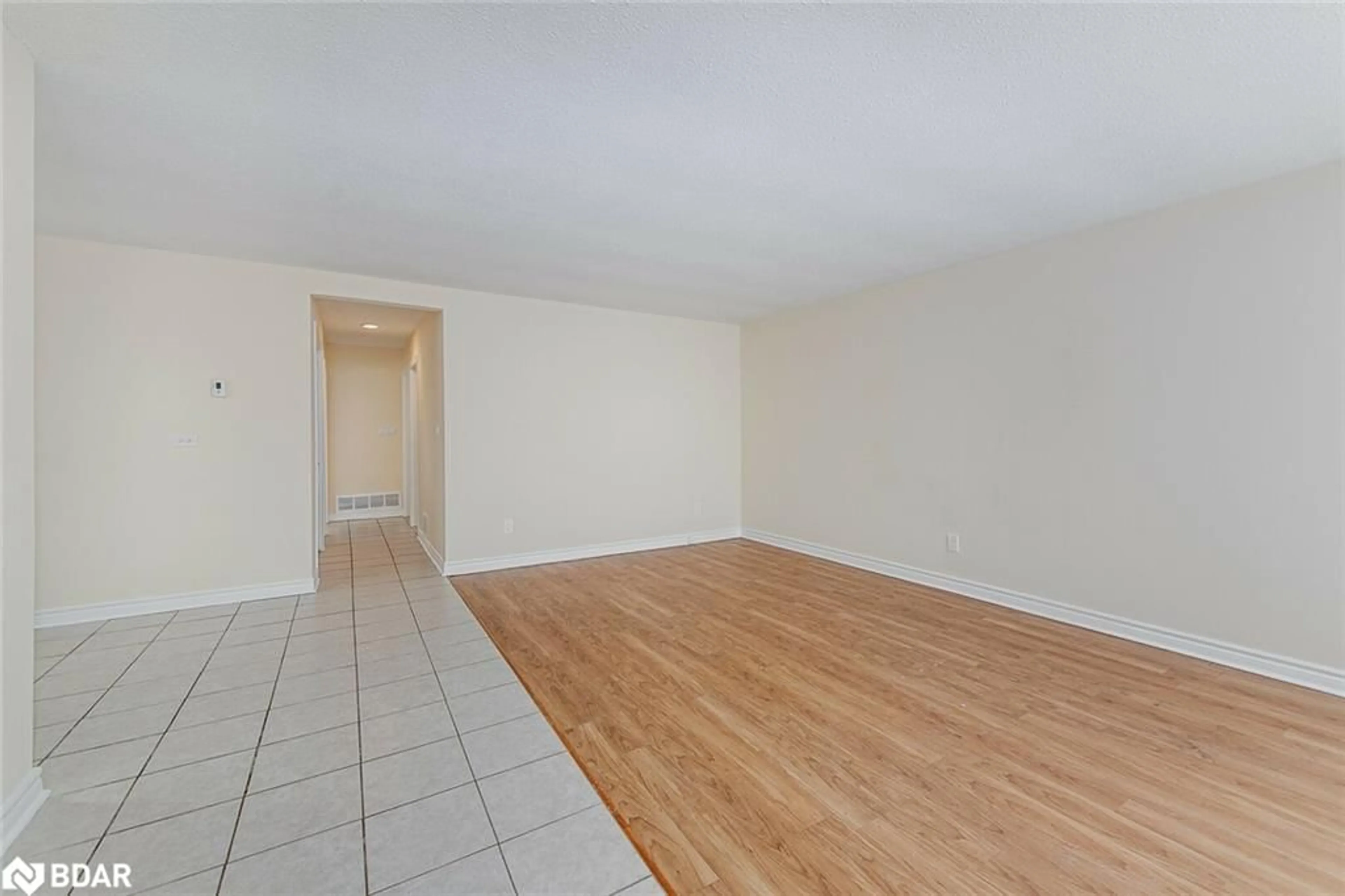 A pic of a room for 20 Frost Trail, Barrie Ontario L4N 4X1