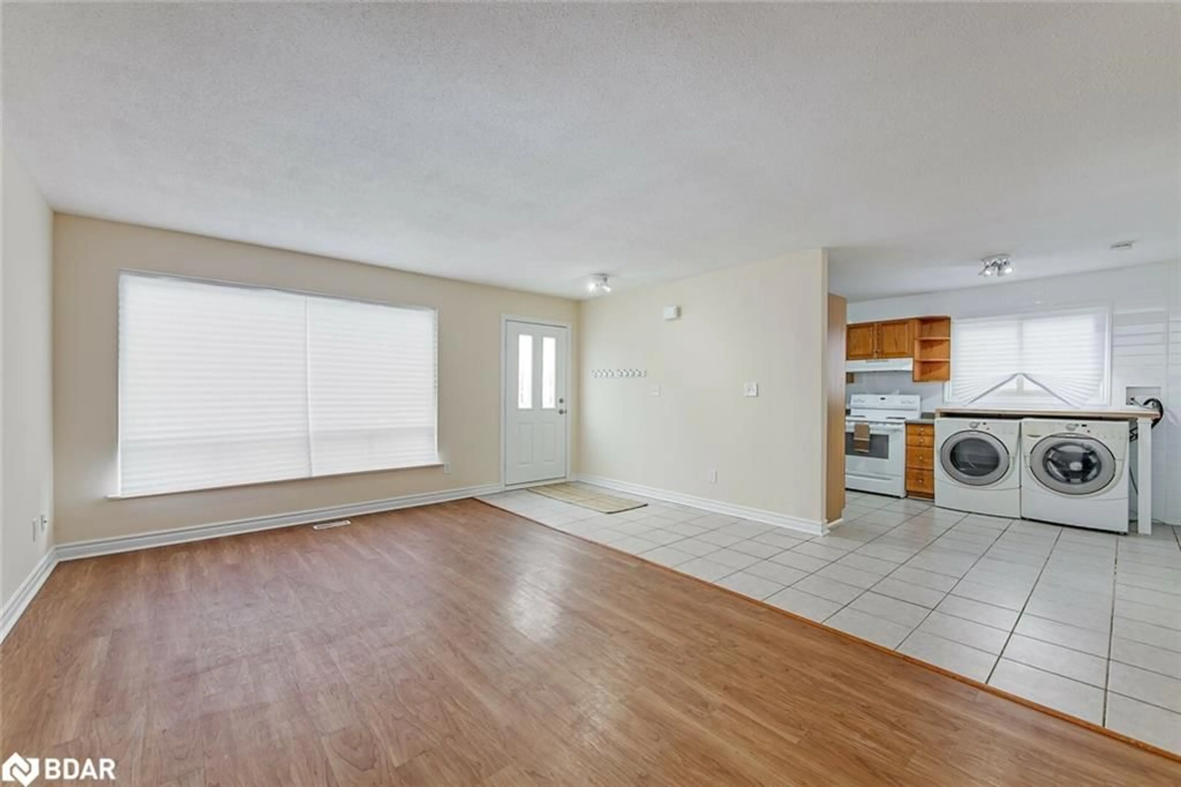 A pic of a room for 20 Frost Trail, Barrie Ontario L4N 4X1