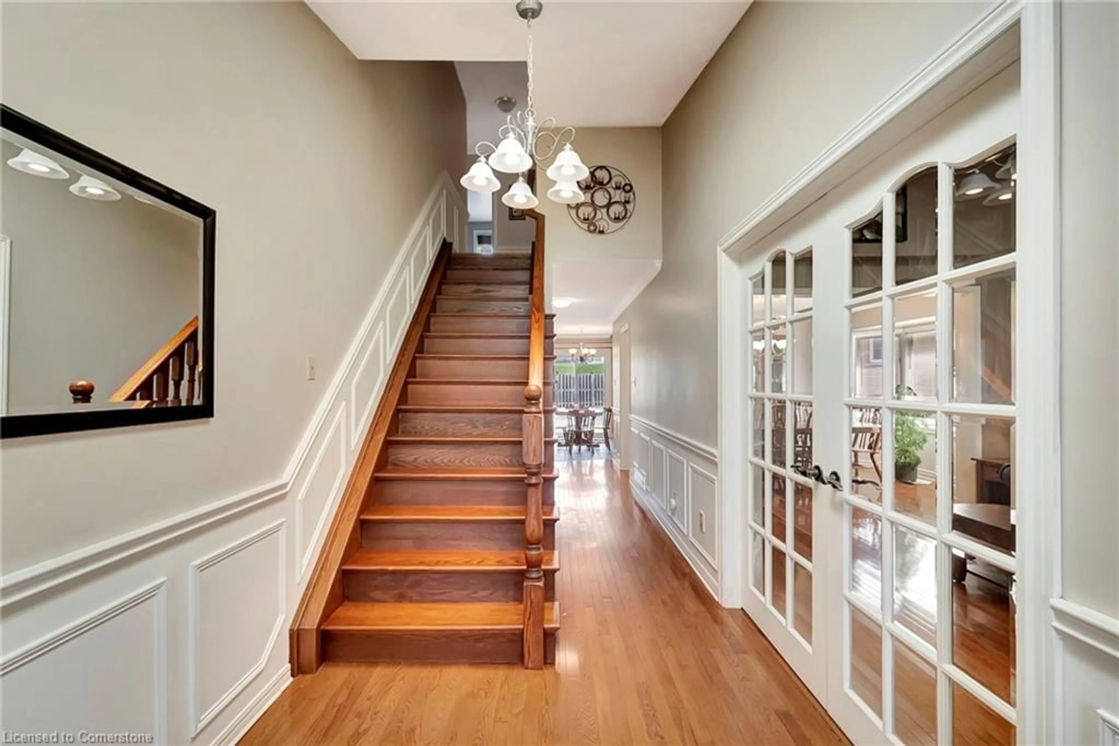Indoor entryway for 89 Twin Cres, Hamilton Ontario L8W 2R9