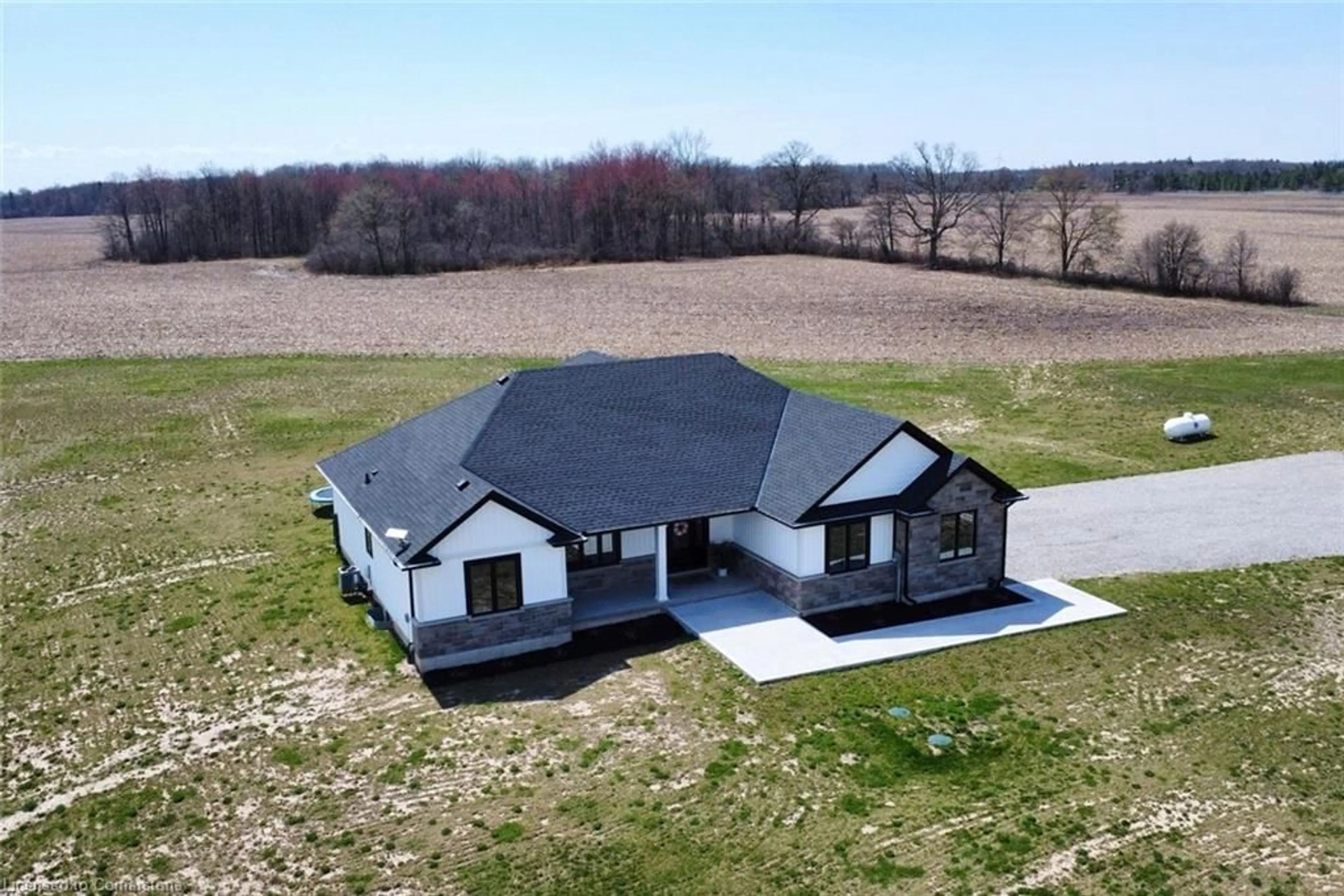 A pic from outside/outdoor area/front of a property/back of a property/a pic from drone, building for 1294 Concession 1 Rd, Canfield Ontario N0A 1C0