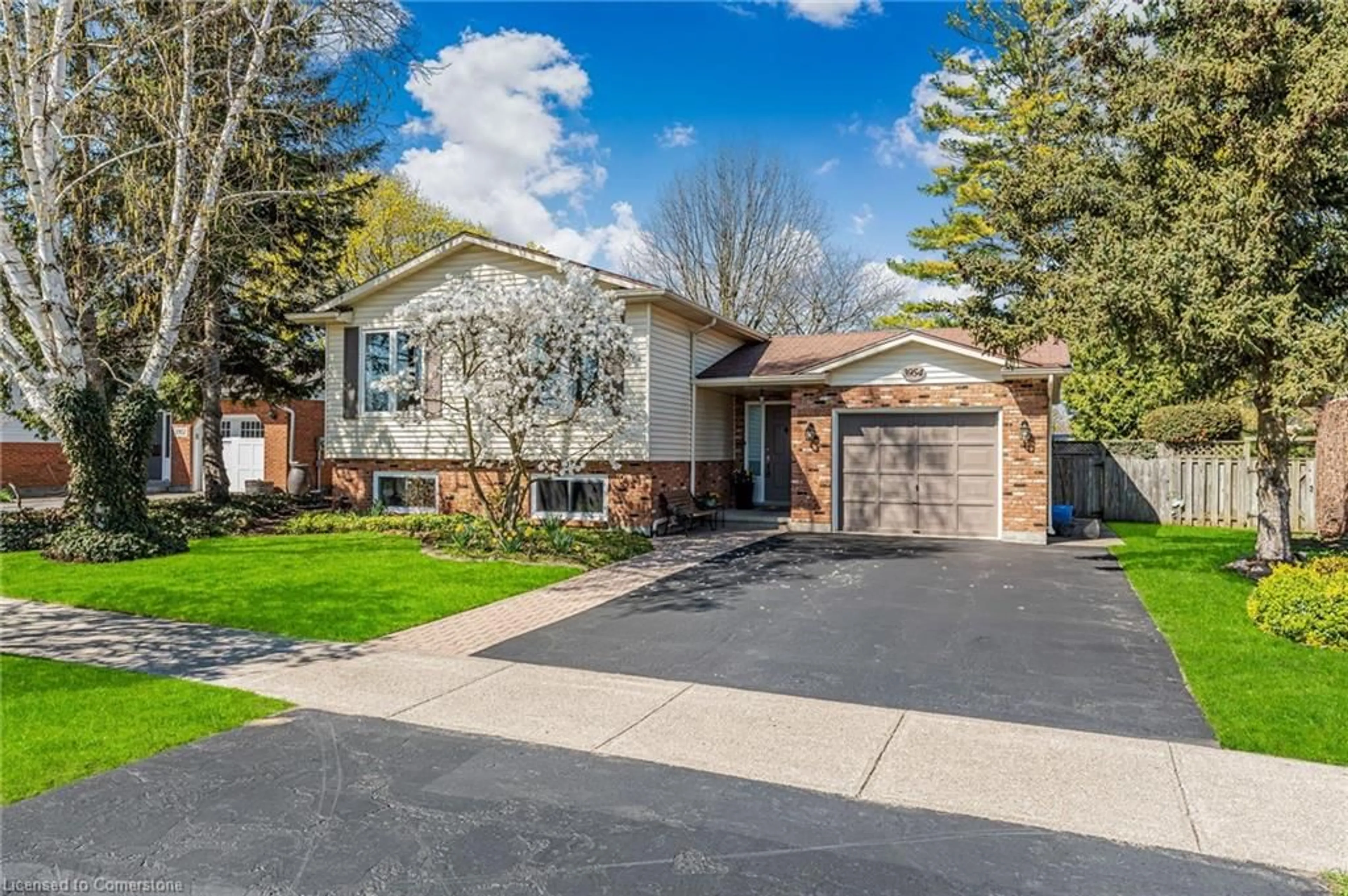 Home with brick exterior material, street for 3954 Old Orchard Way, Vineland Ontario L0R 2C0