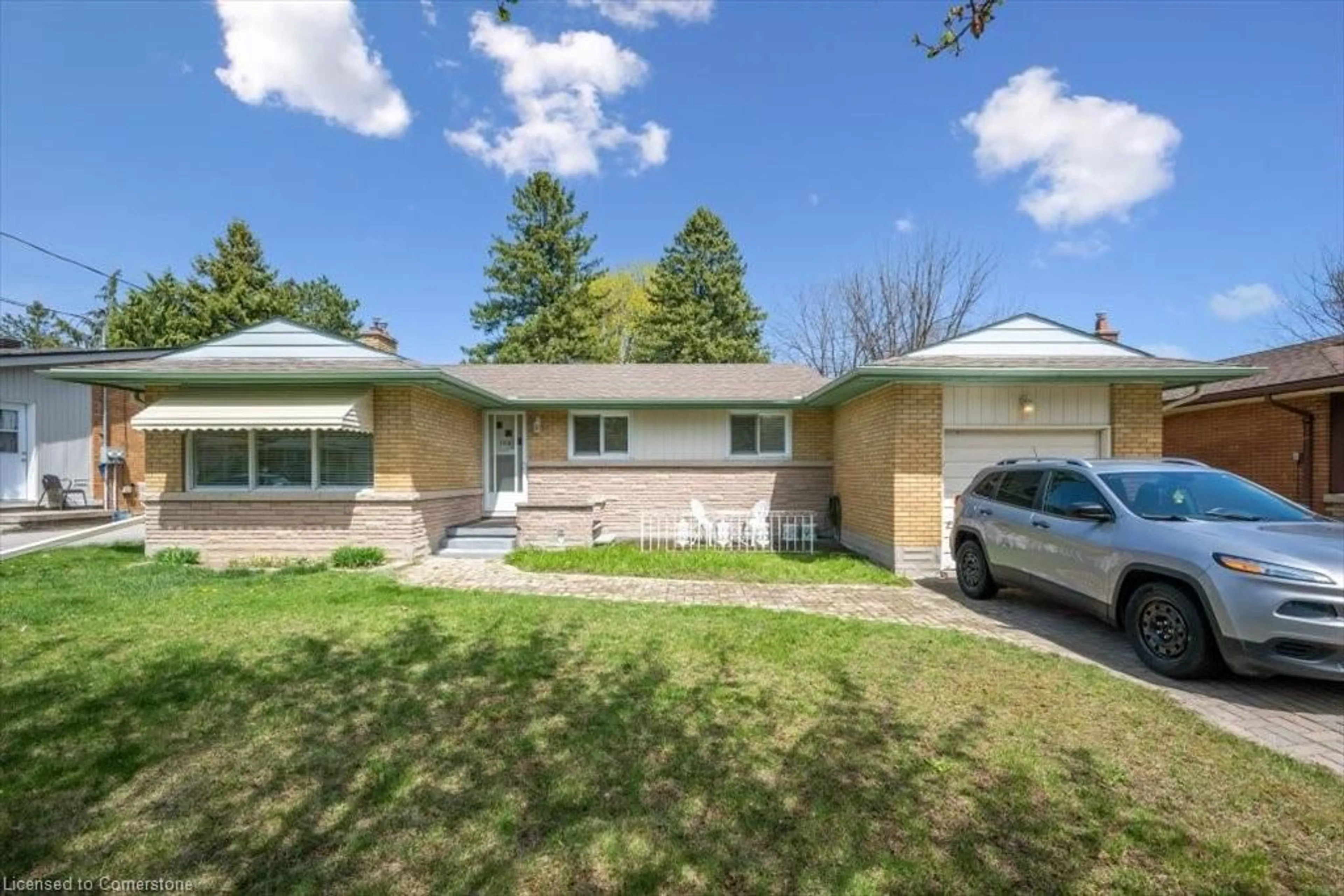 A pic from outside/outdoor area/front of a property/back of a property/a pic from drone, street for 106 Eton Dr, Kitchener Ontario N2B 1P1
