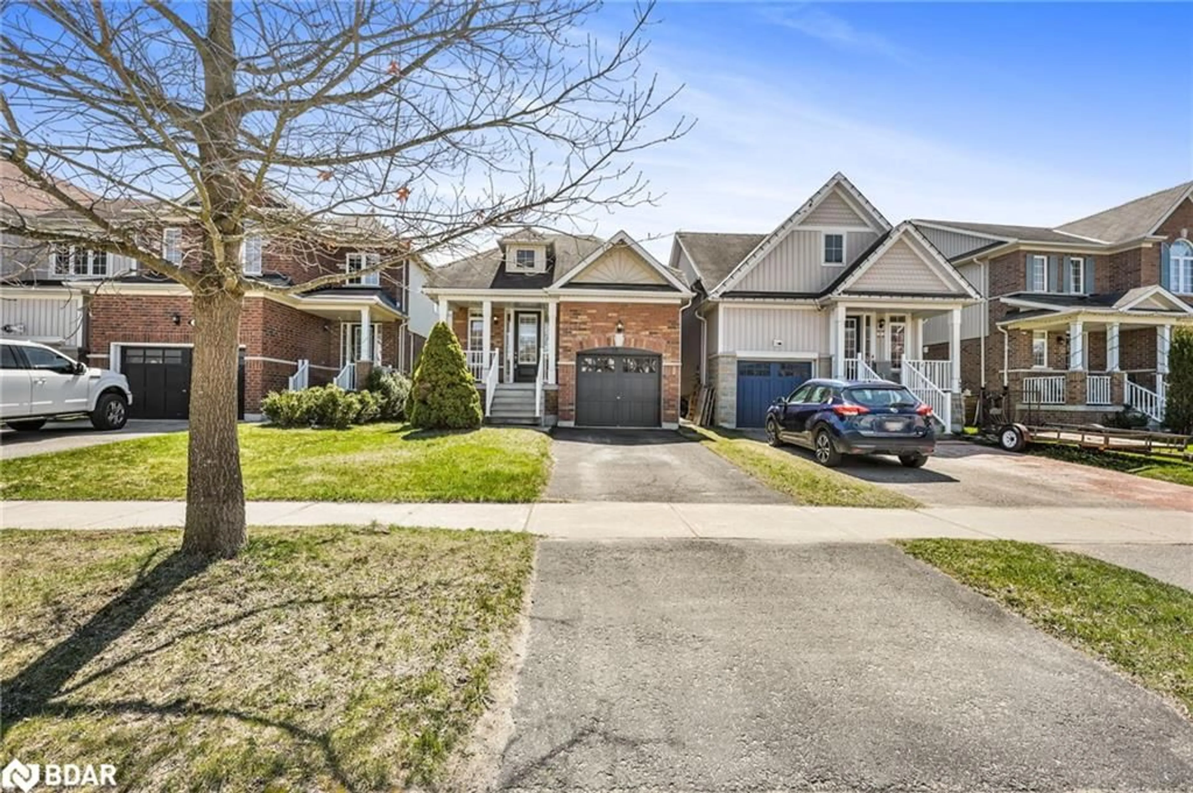 Home with brick exterior material, street for 35 Legion Way, Angus Ontario L3W 0M7