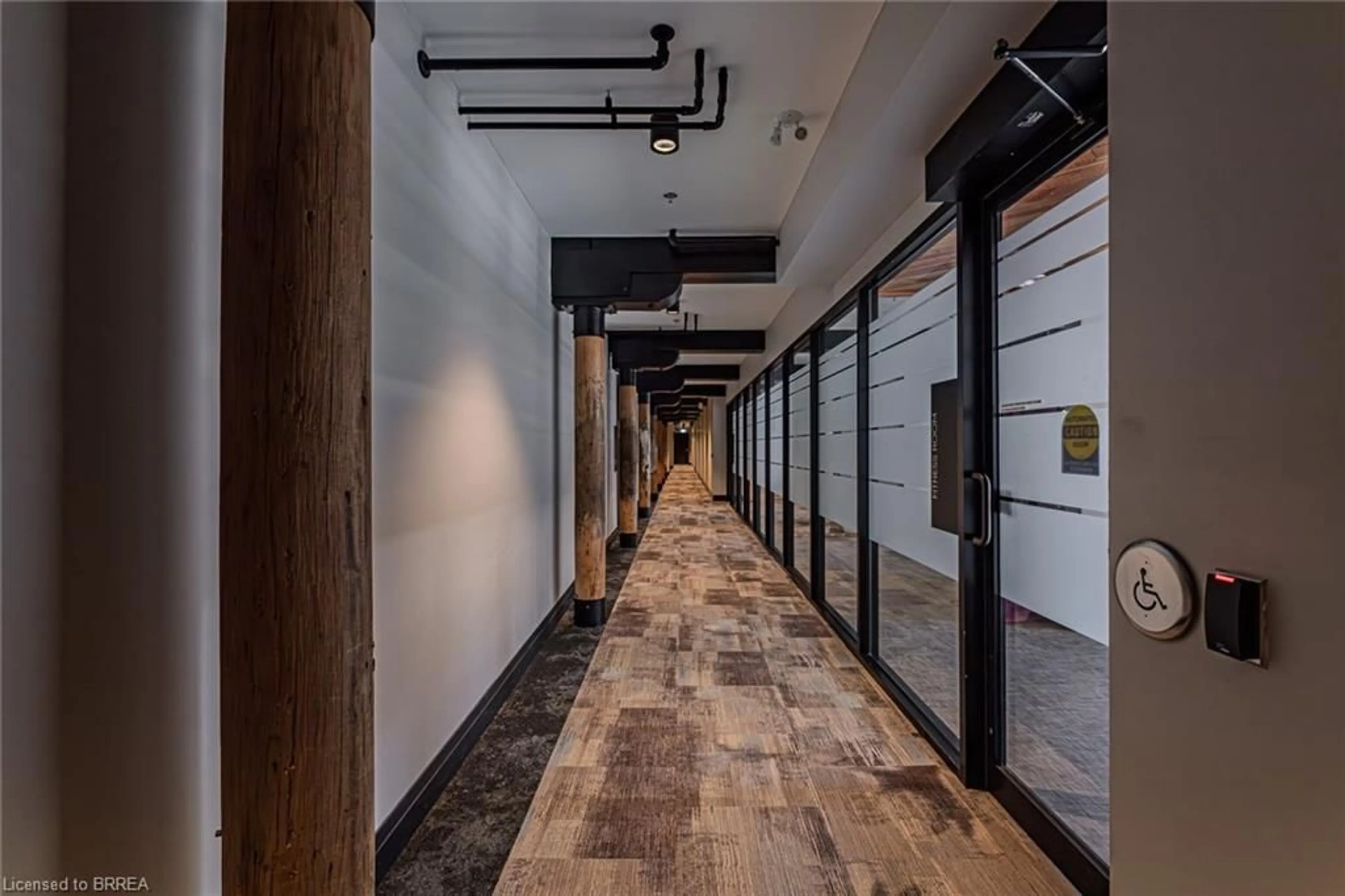 Indoor foyer for 19 Guelph Ave #105, Cambridge Ontario N3C 1A2