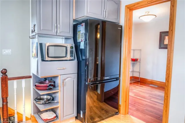 Additional property image - 46 2 Ave