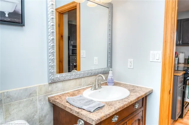 Additional property image - 46 2 Ave