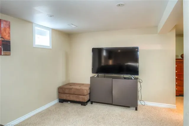 Additional property image - 46 2 Ave