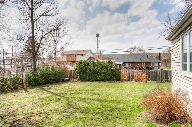 Additional property image - 46 2 Ave