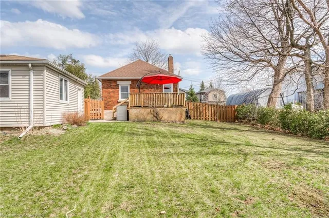 Additional property image - 46 2 Ave