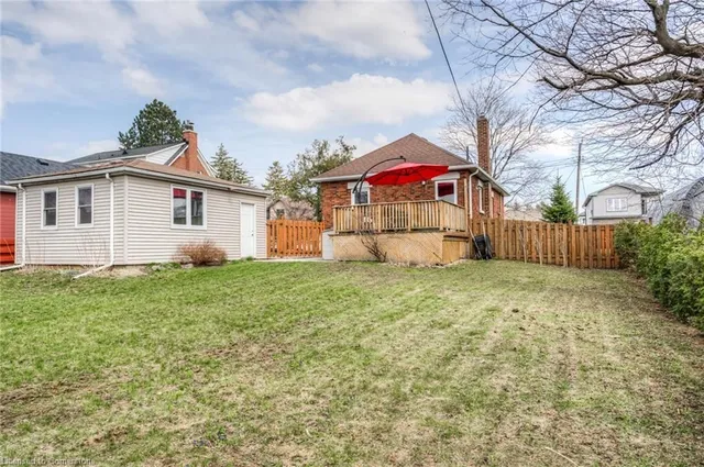 Additional property image - 46 2 Ave