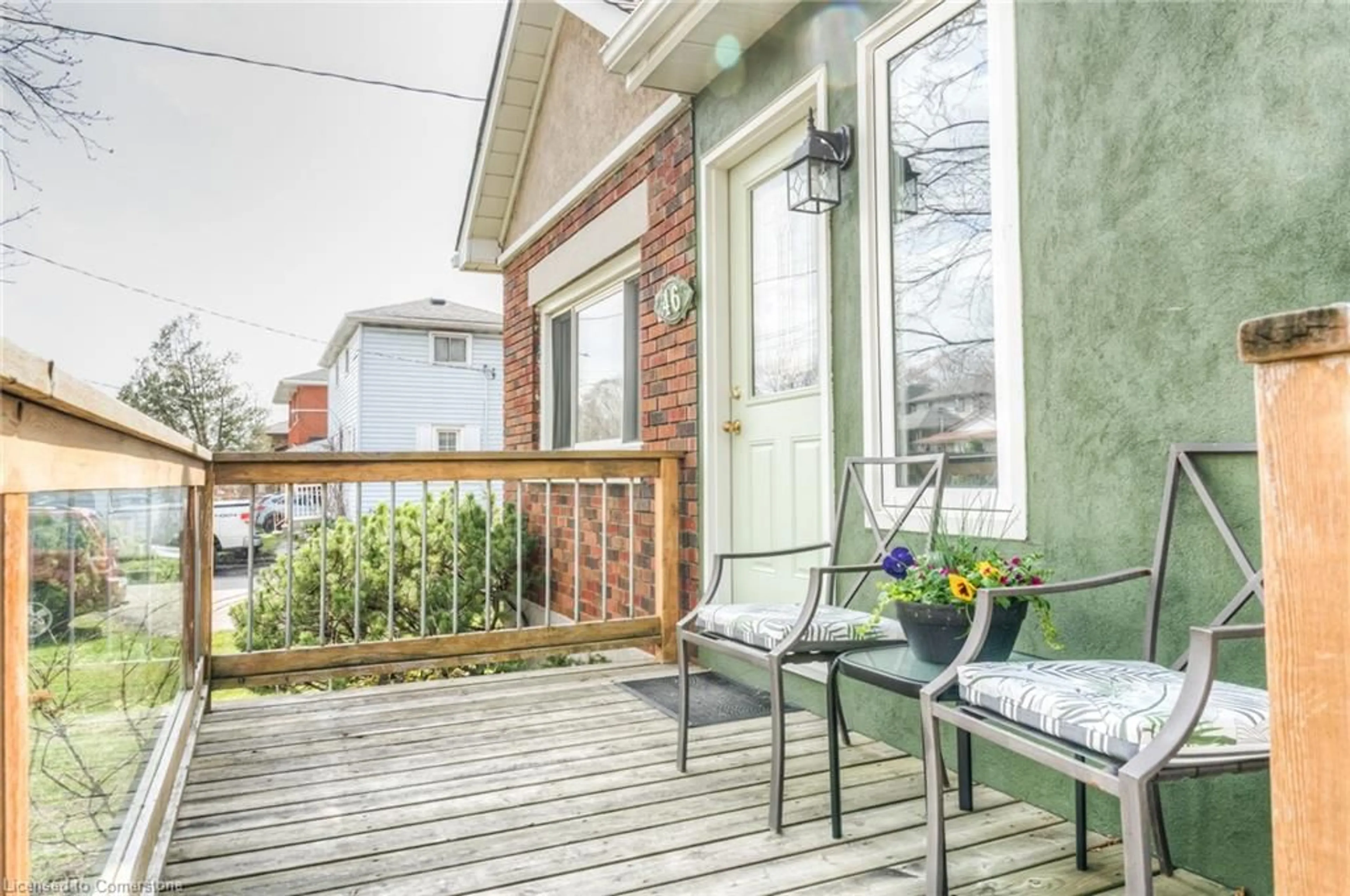 Patio, street for 46 2 Ave, Kitchener Ontario N2C 1N5