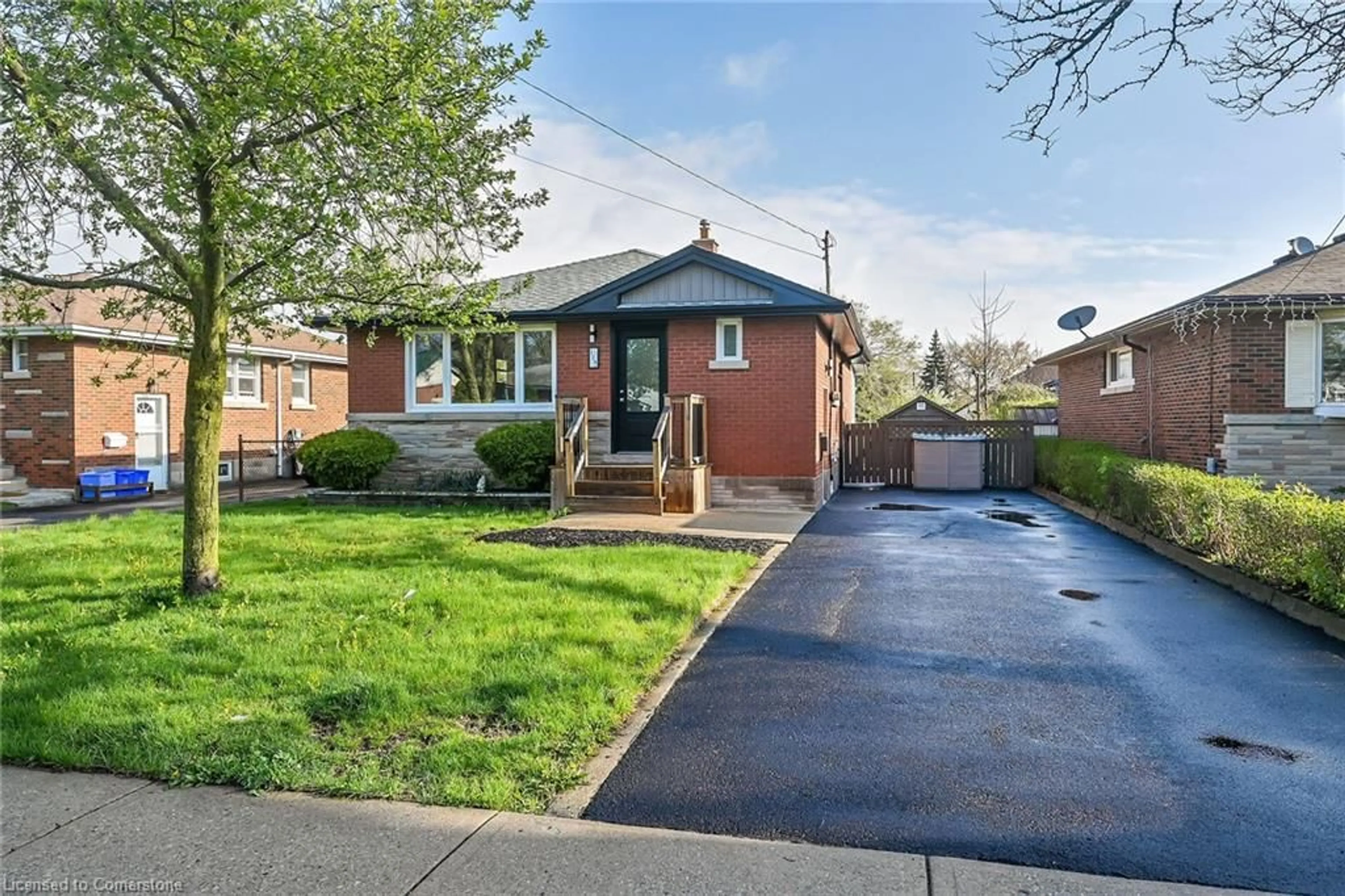 Home with brick exterior material, street for 115 Mcelroy Rd, Hamilton Ontario L9A 1Z1