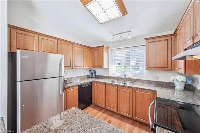 Additional property image - 5 Quinte Cres Unit 2